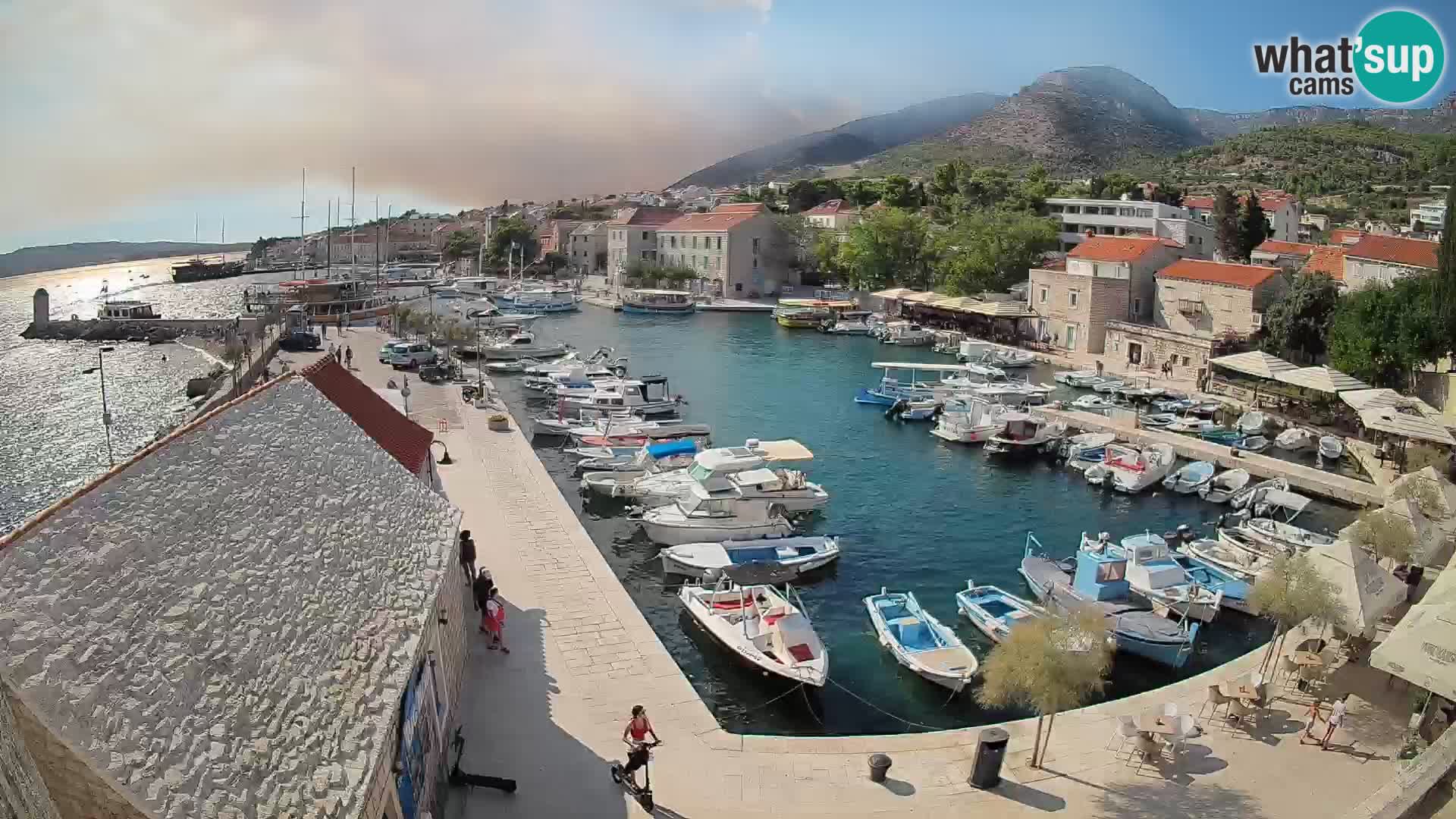 Webcam Bol Harbour – Live View of Bol Riva & Marina
