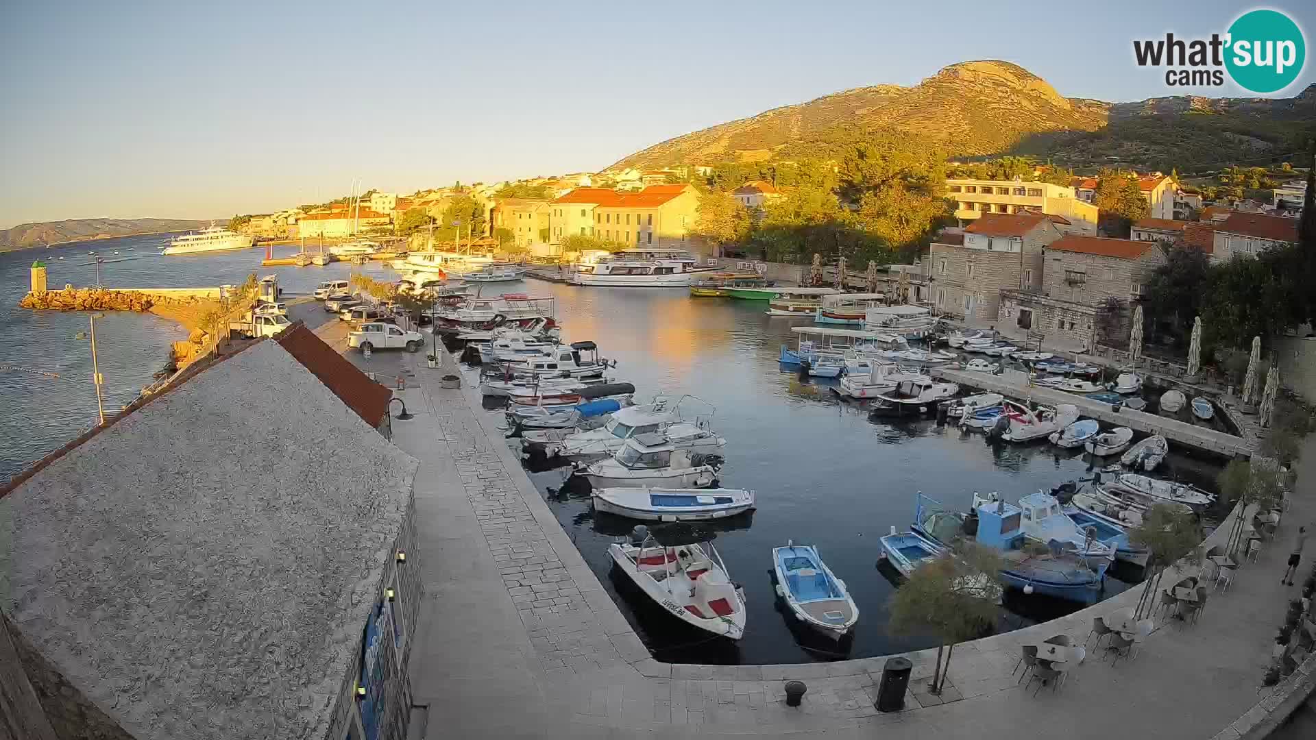 Webcam Bol Harbour – Live View of Bol Riva & Marina