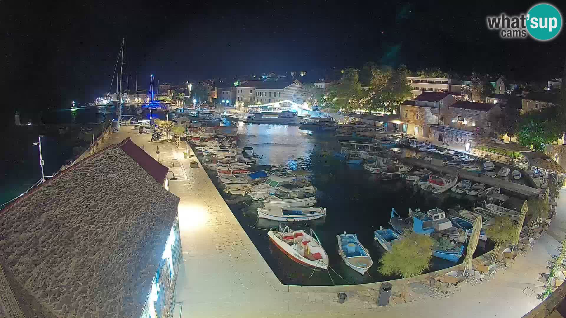 Webcam Bol Hafen – Liveblick auf Bol Riva & Marina