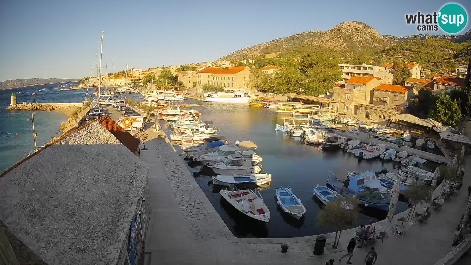 Webcam Bol Hafen – Liveblick auf Bol Riva & Marina