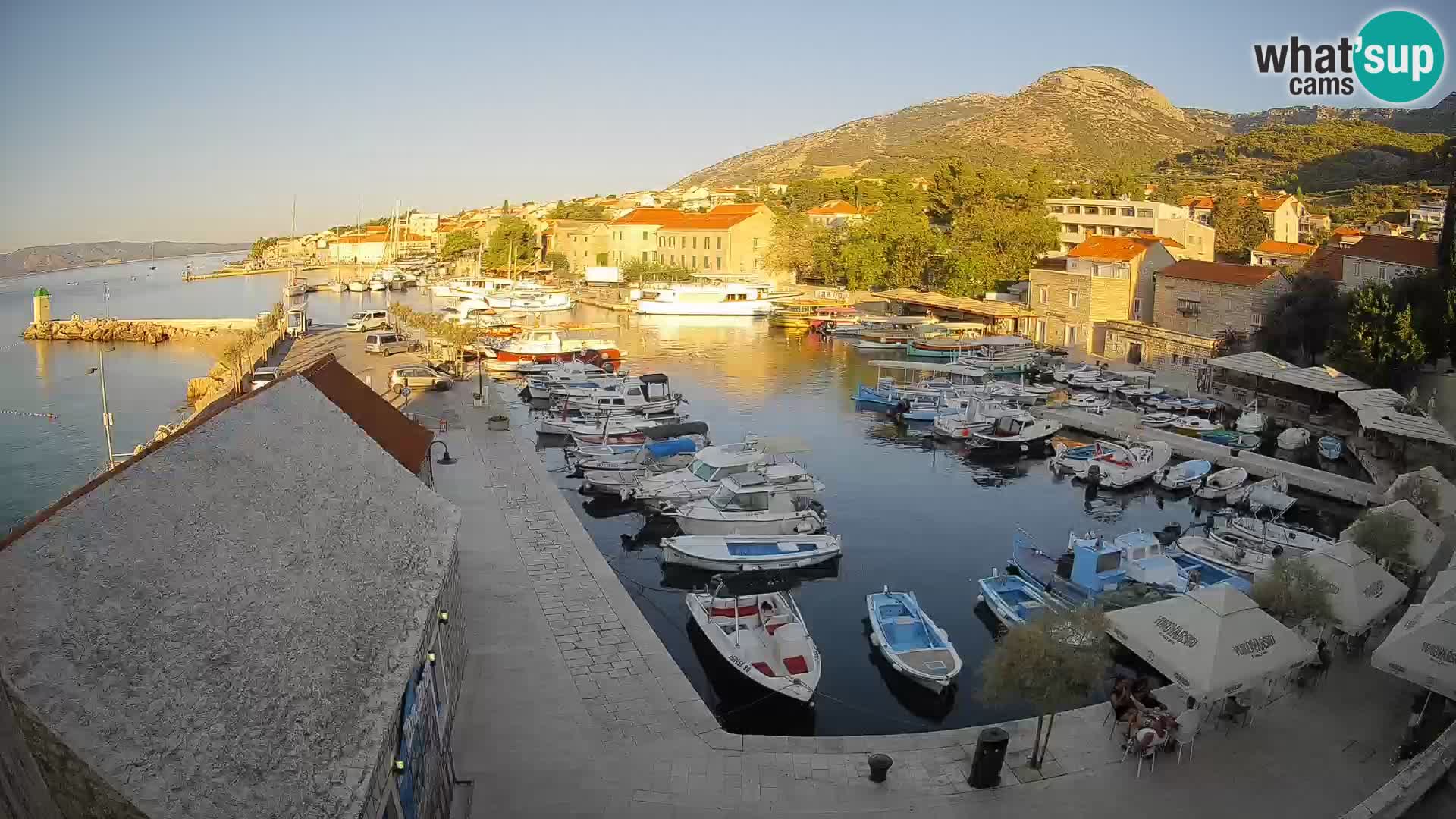 Webcam Bol Hafen – Liveblick auf Bol Riva & Marina