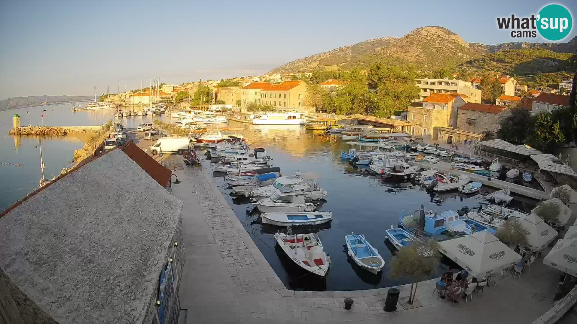 Webcam Bol Hafen – Liveblick auf Bol Riva & Marina