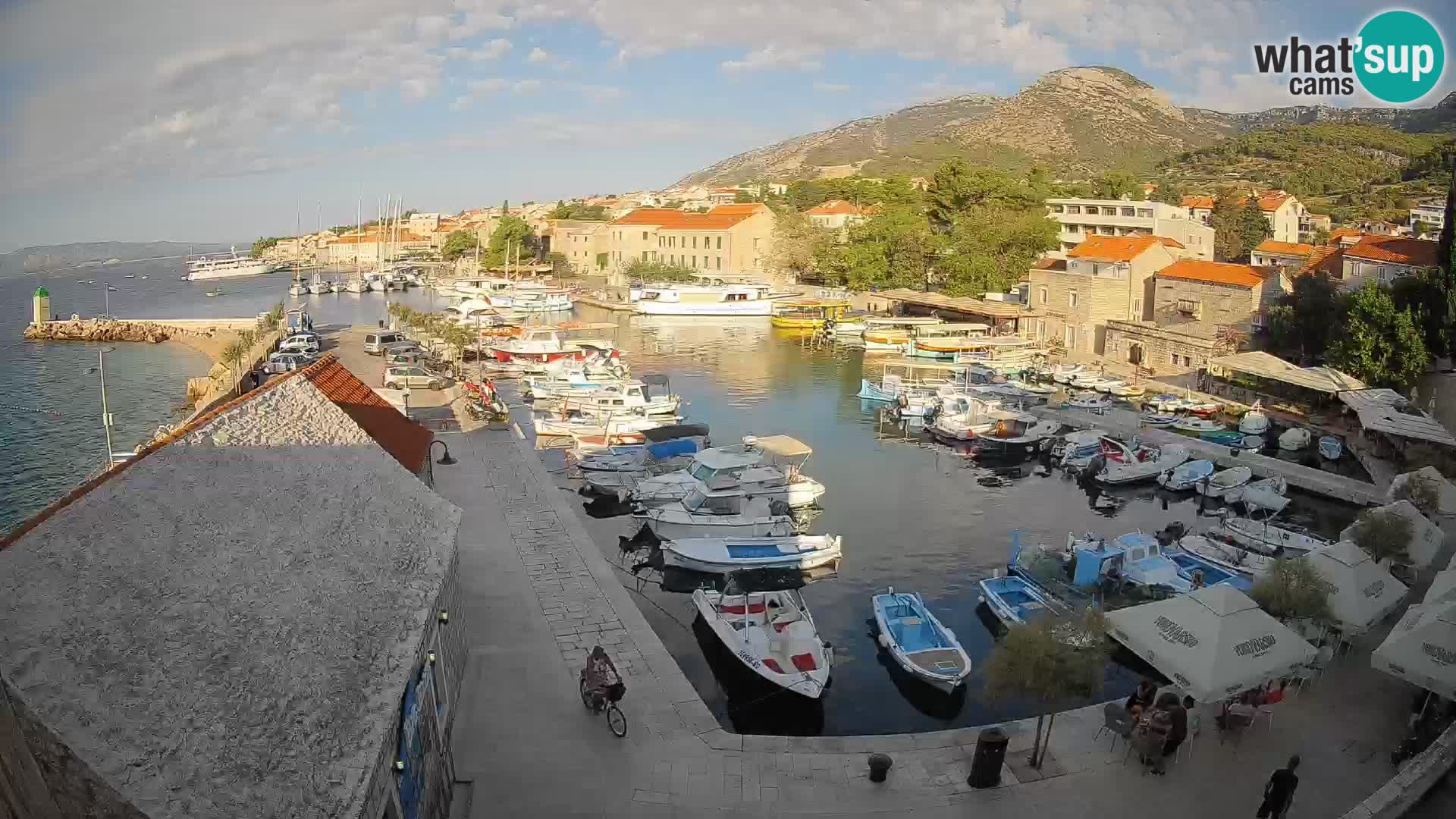 Webcam porto di Bol – Vista live sulla Riva e Marina