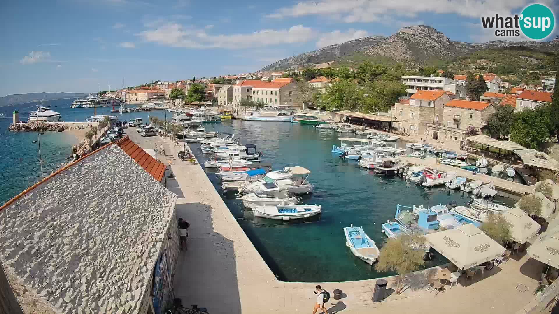 Web kamera Bol Riva – Pogled uživo na luku i marinu