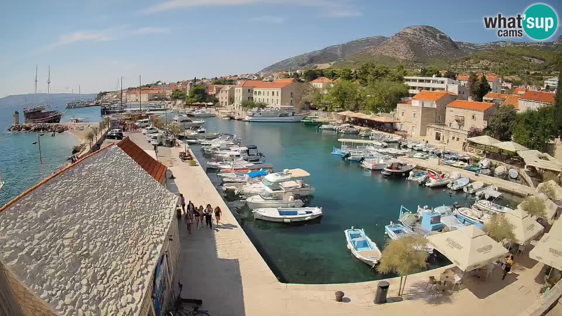 Webcam porto di Bol – Vista live sulla Riva e Marina