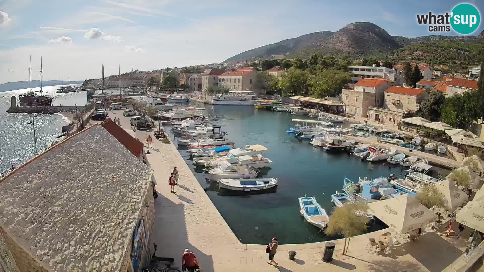 Webcam porto di Bol – Vista live sulla Riva e Marina