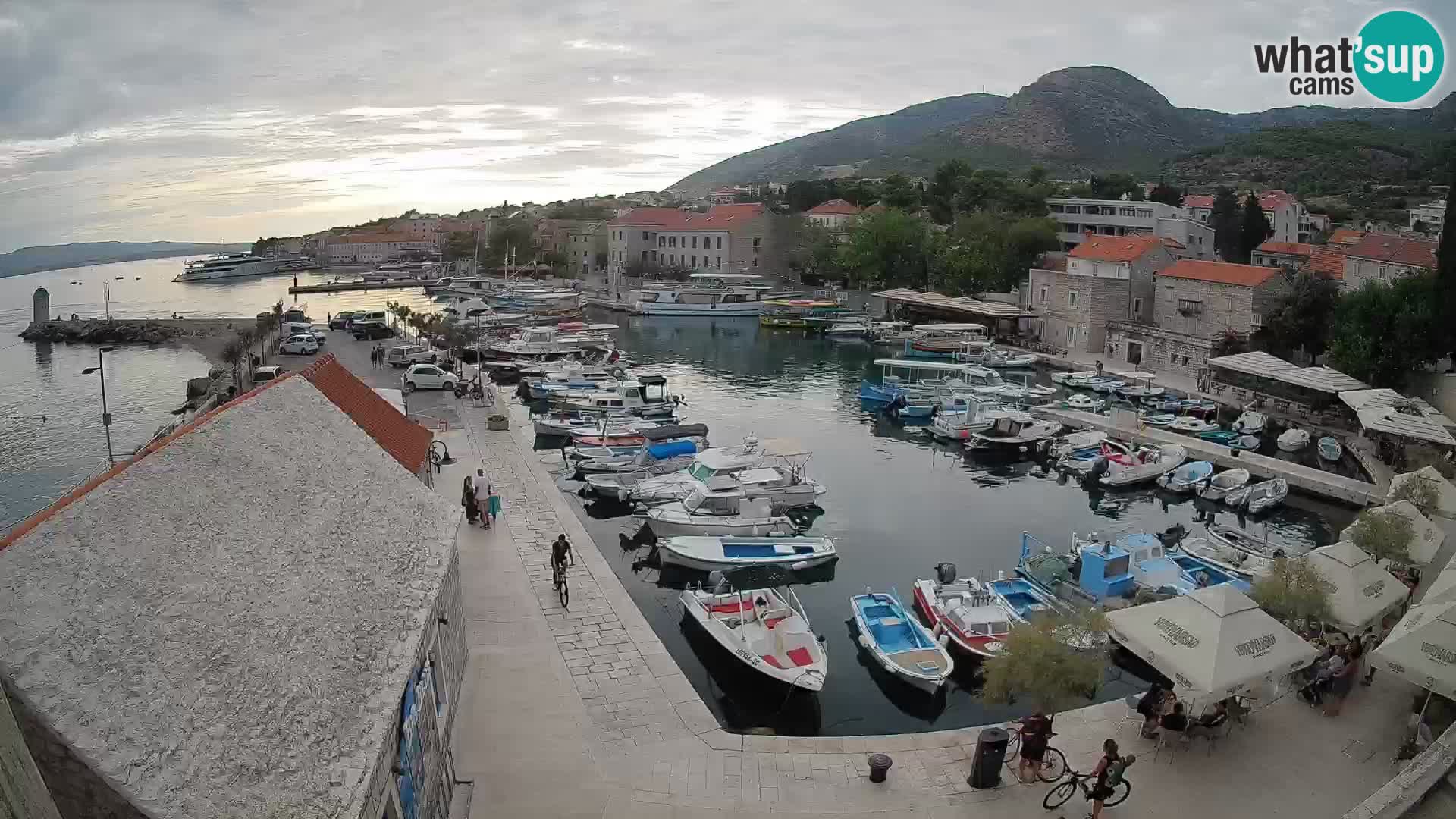 Webcam Bol Hafen – Liveblick auf Bol Riva & Marina