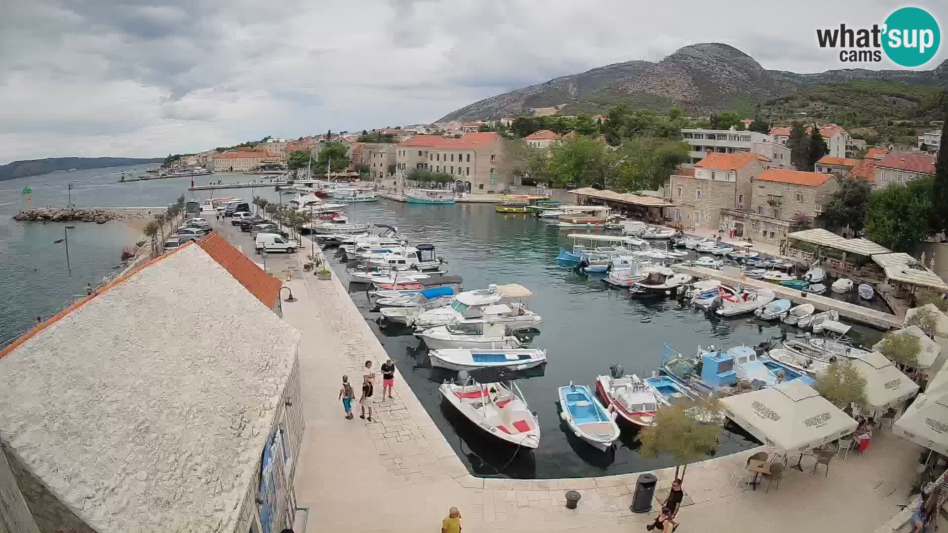 Webcam porto di Bol – Vista live sulla Riva e Marina