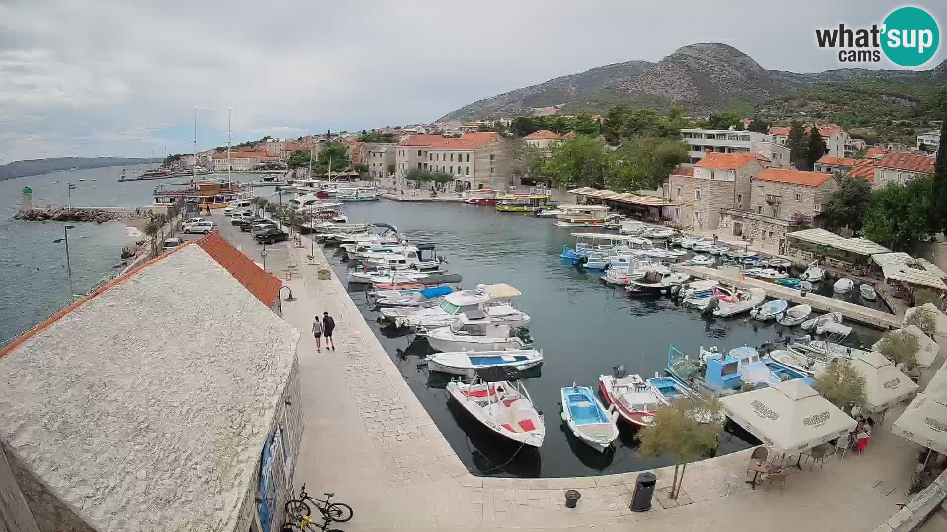 Webcam Bol Hafen – Liveblick auf Bol Riva & Marina