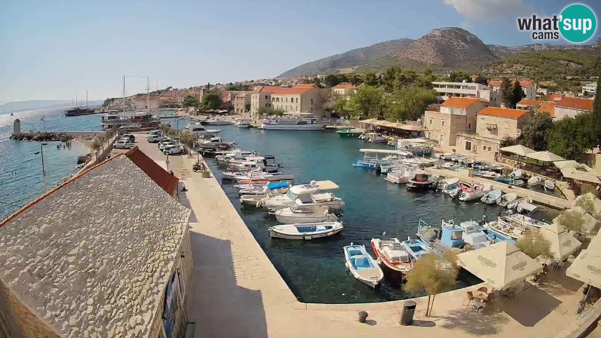 Webcam porto di Bol – Vista live sulla Riva e Marina