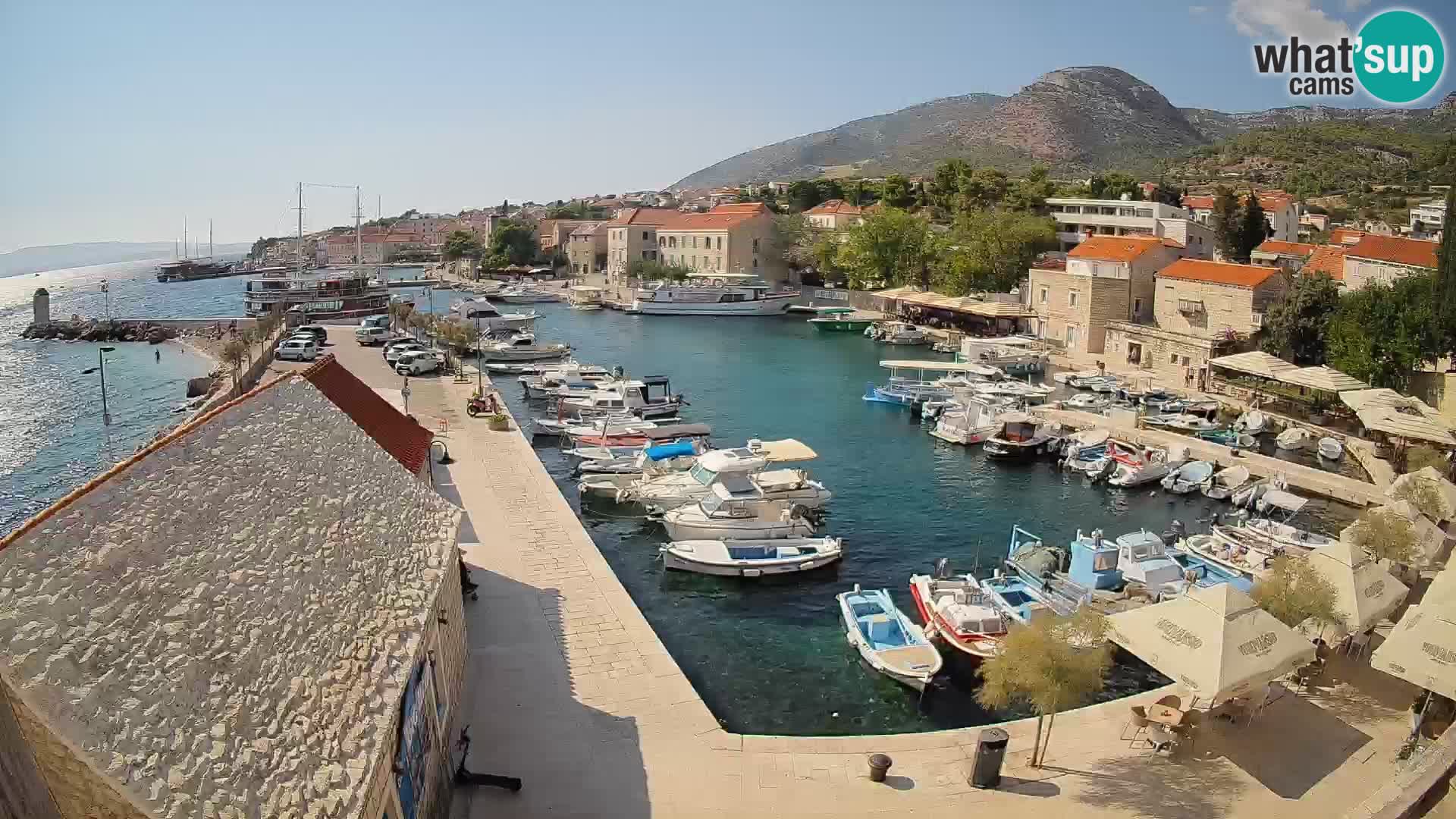 Webcam porto di Bol – Vista live sulla Riva e Marina