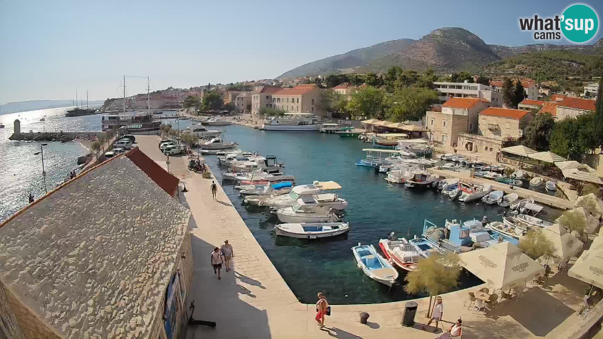 Webcam Bol Hafen – Liveblick auf Bol Riva & Marina