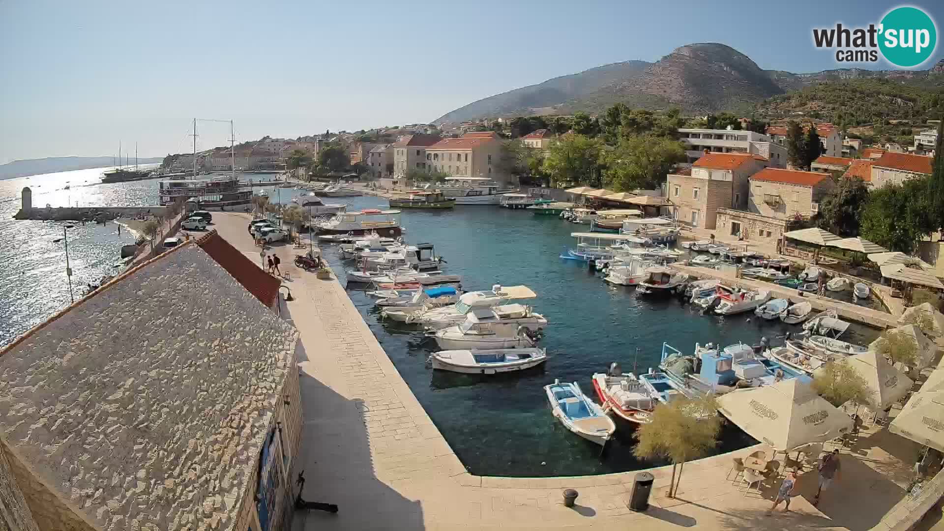 Webcam Bol Hafen – Liveblick auf Bol Riva & Marina