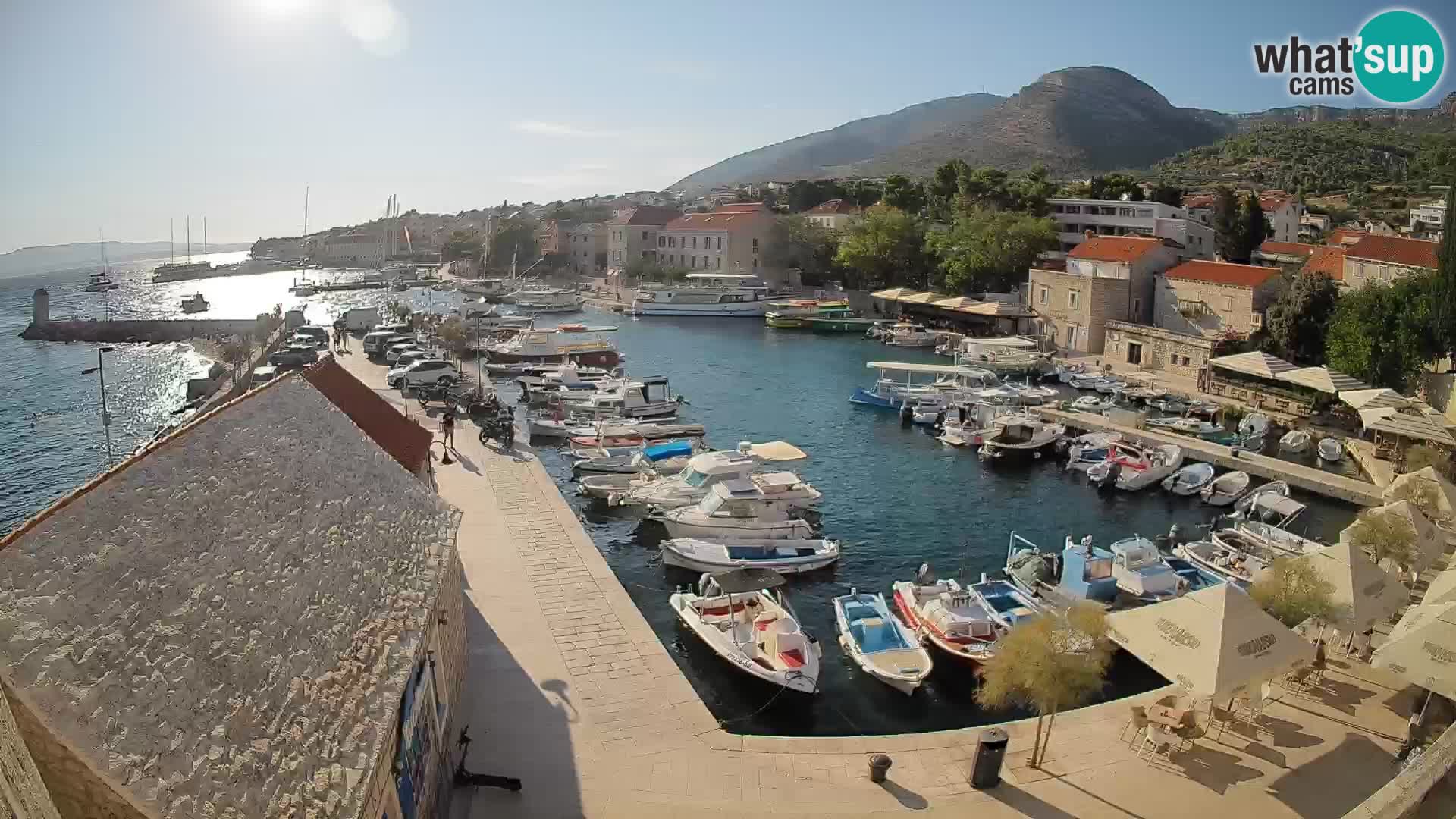 Webcam Bol Hafen – Liveblick auf Bol Riva & Marina