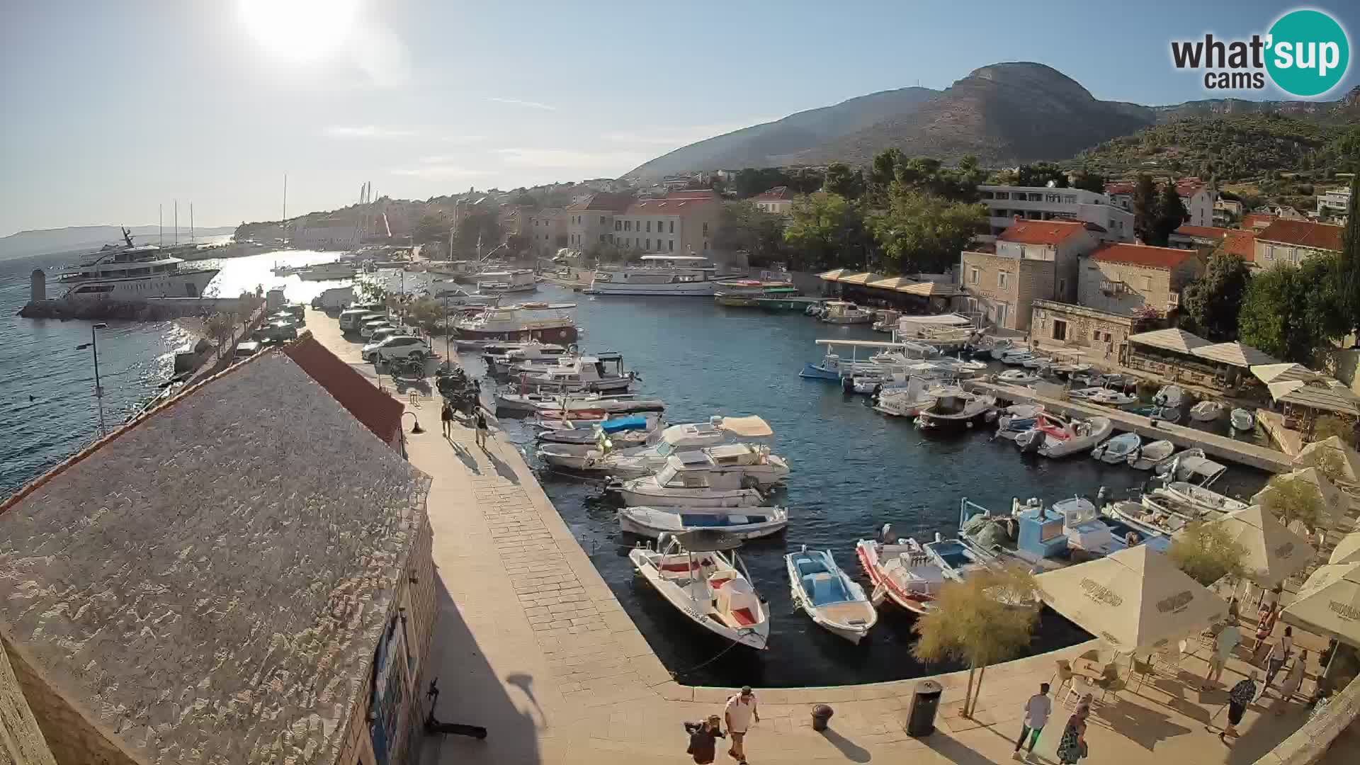 Webcam Bol Harbour – Live View of Bol Riva & Marina