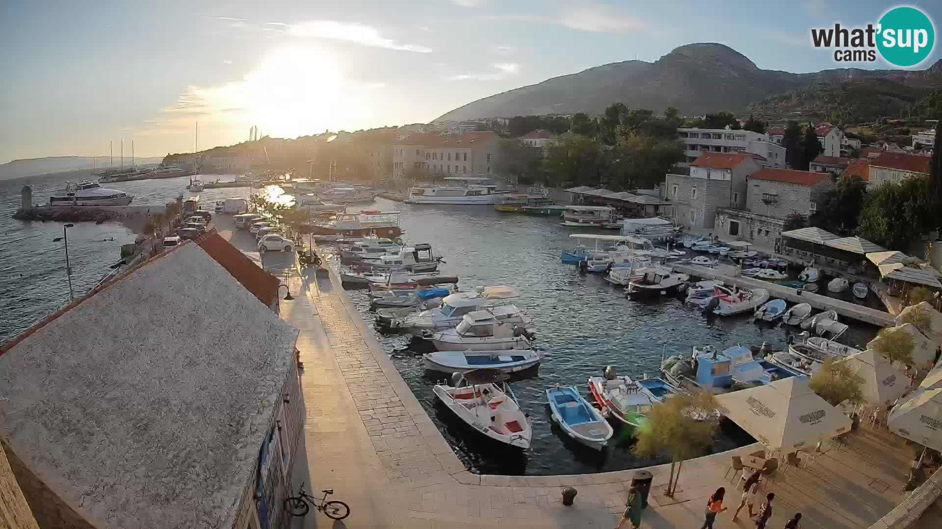 Webcam Bol Hafen – Liveblick auf Bol Riva & Marina