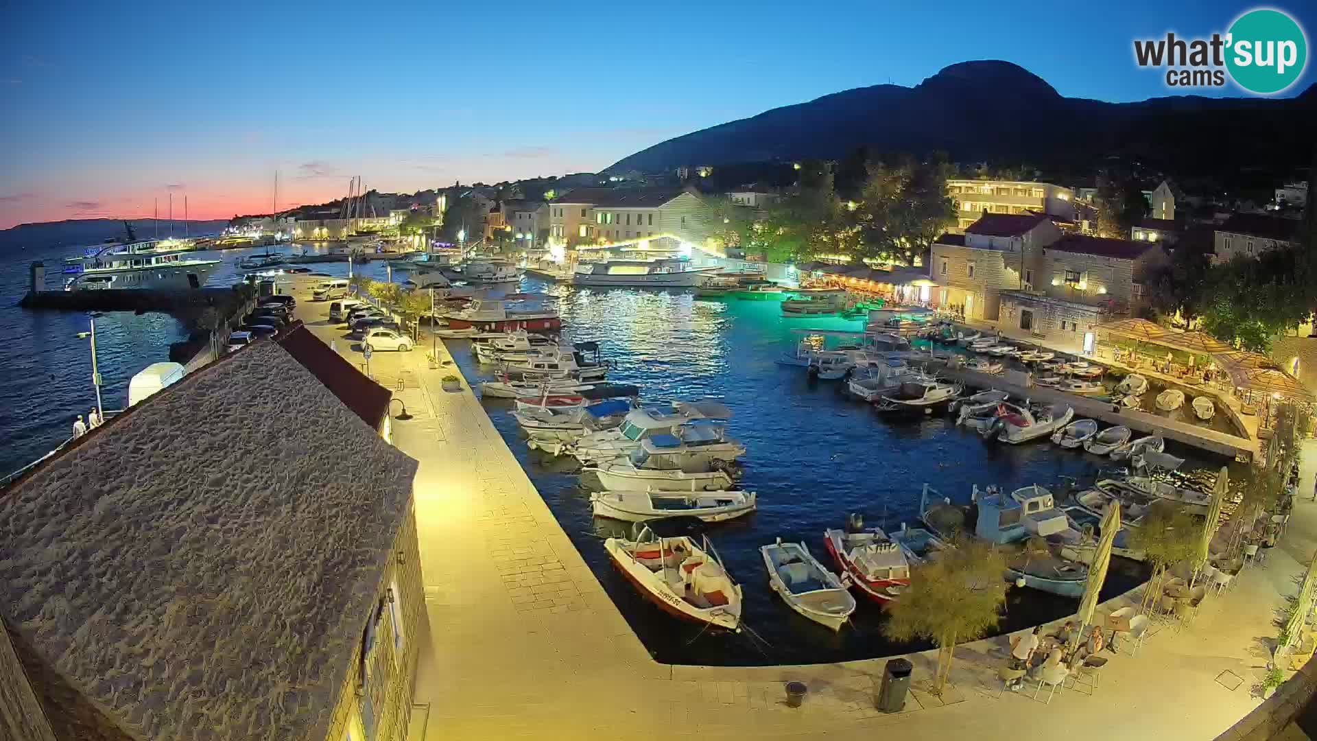 Webcam Bol Hafen – Liveblick auf Bol Riva & Marina