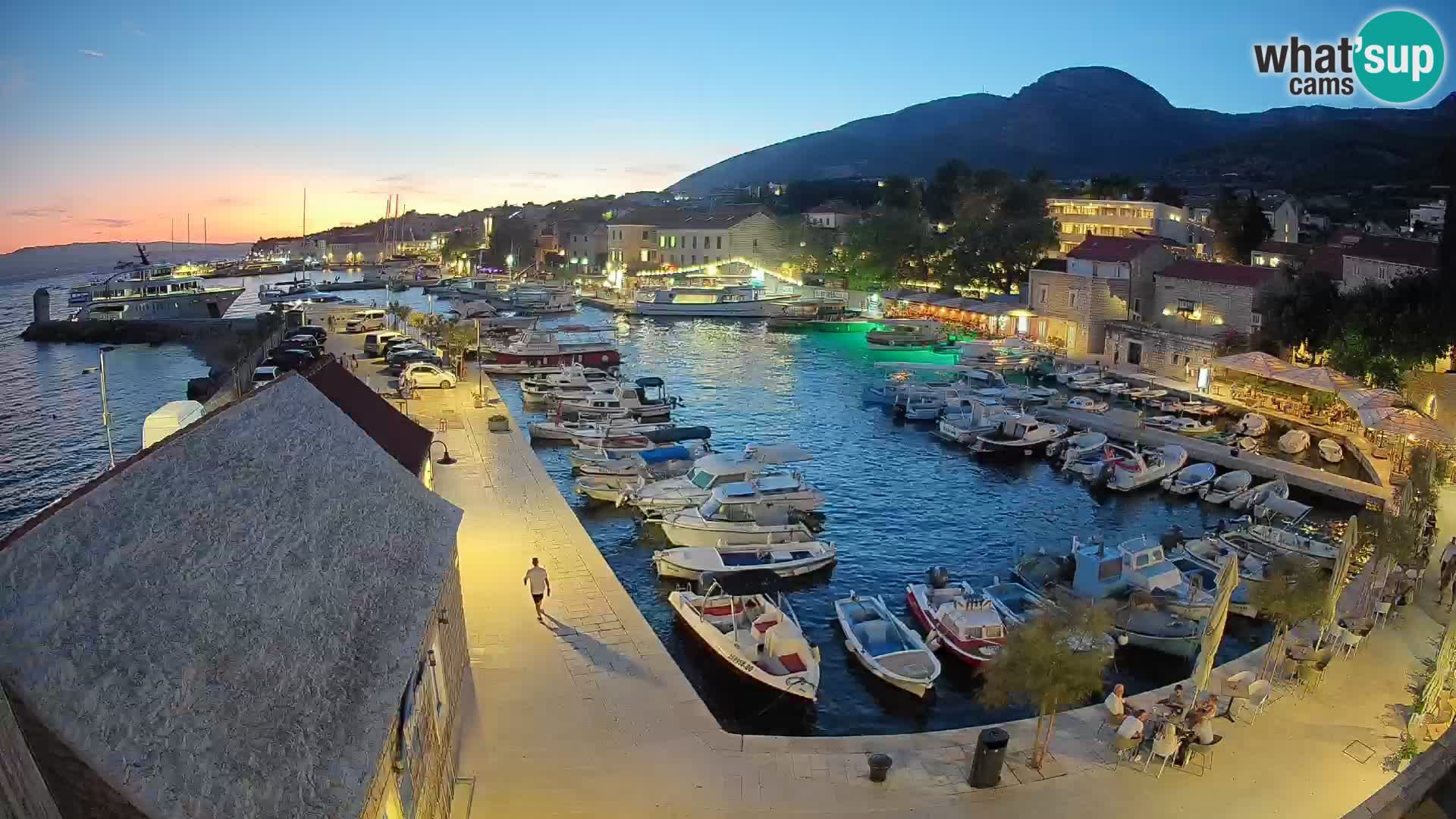 Webcam Bol Harbour – Live View of Bol Riva & Marina