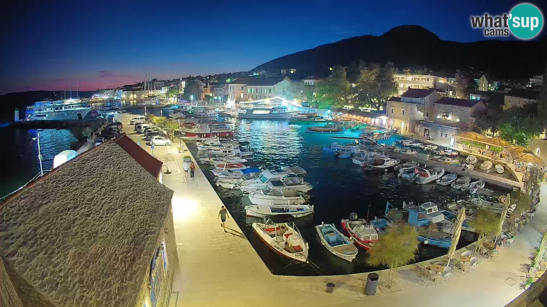Webcam Bol Harbour – Live View of Bol Riva & Marina