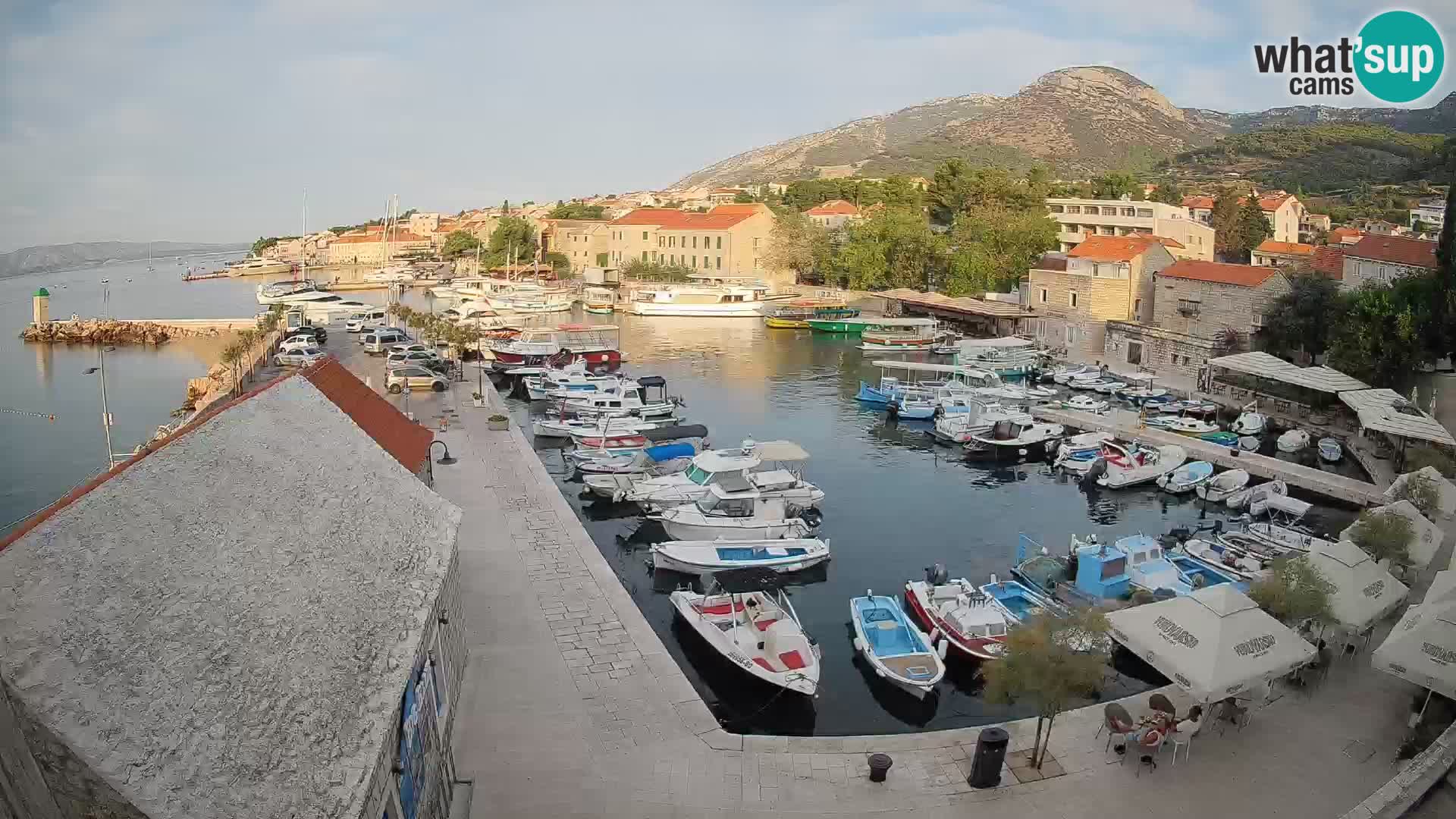 Webcam porto di Bol – Vista live sulla Riva e Marina
