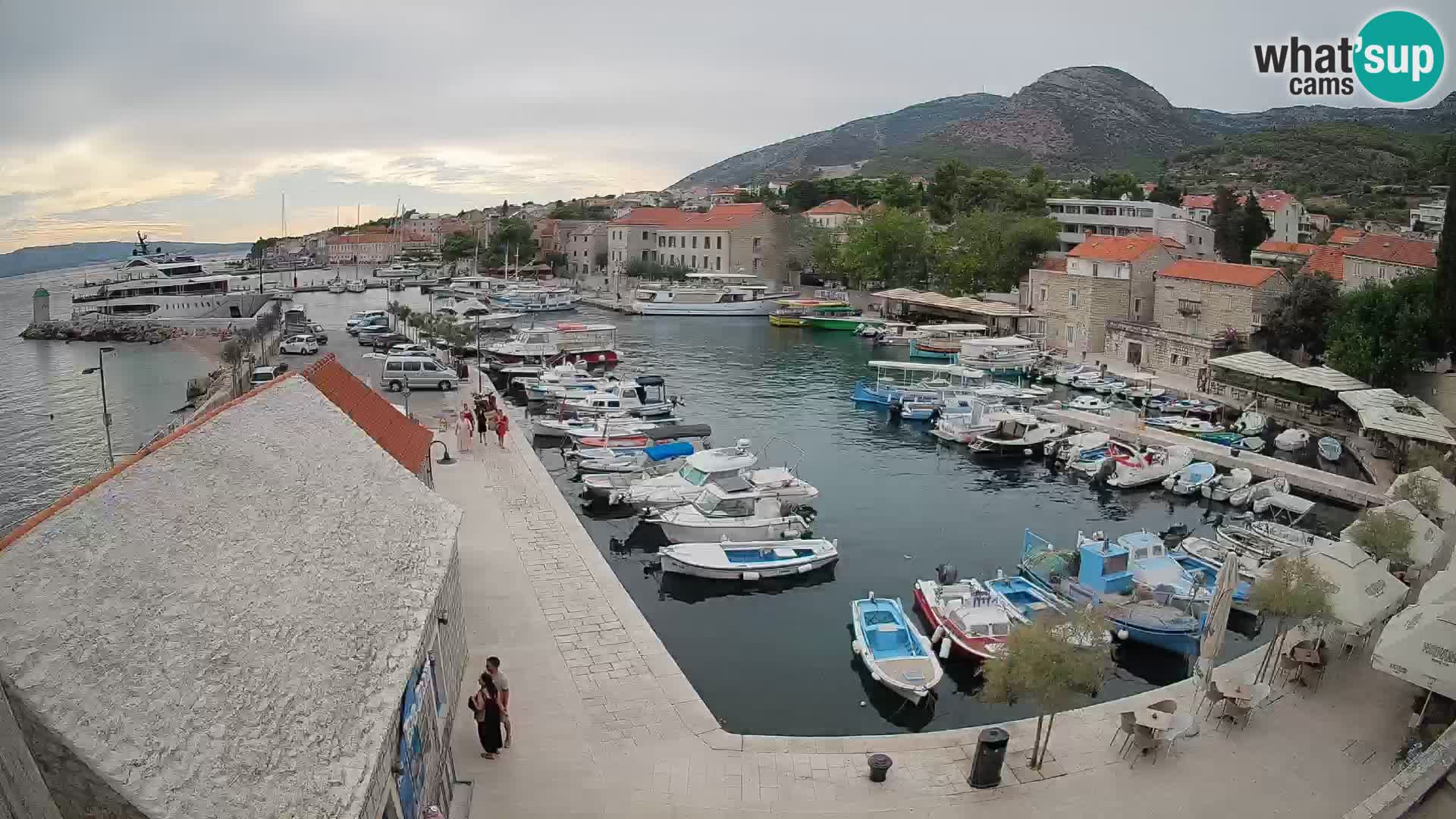 Webcam Bol Hafen – Liveblick auf Bol Riva & Marina