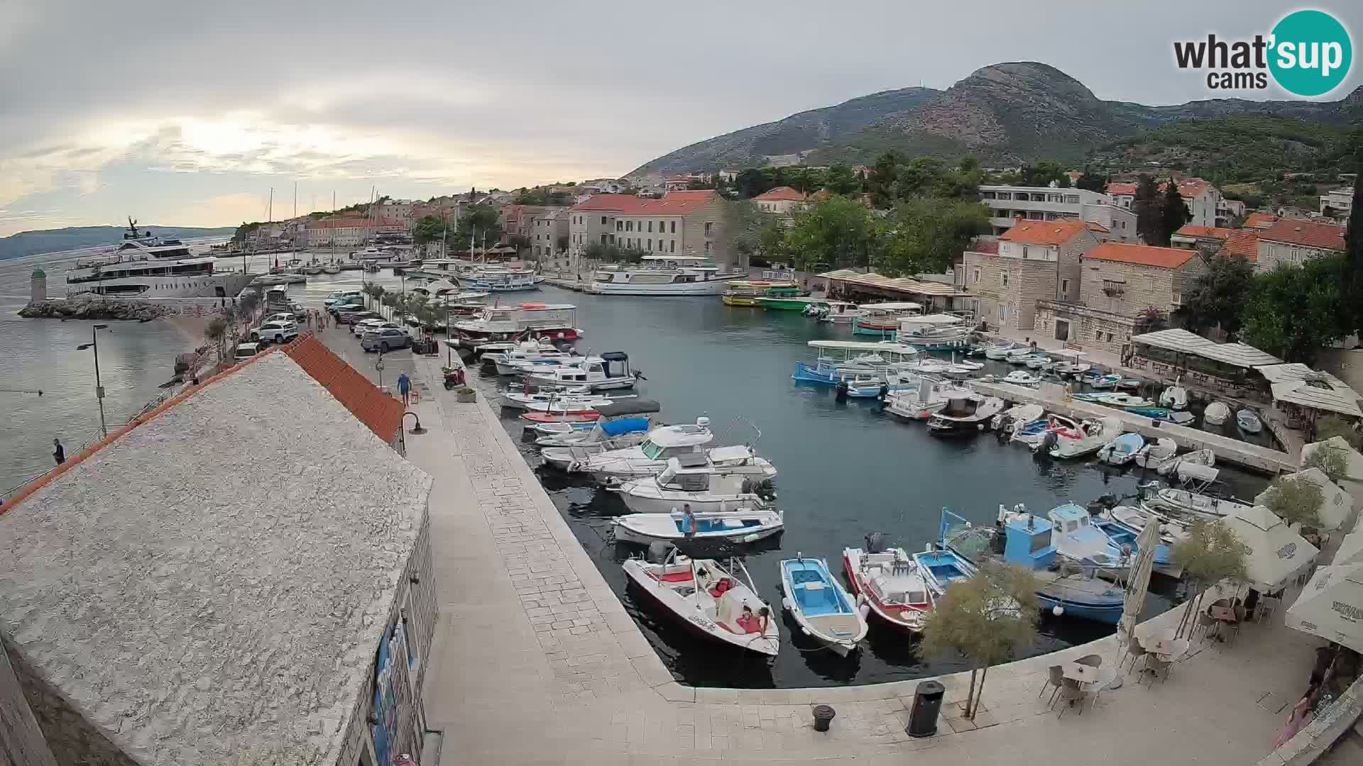 Webcam Bol Hafen – Liveblick auf Bol Riva & Marina