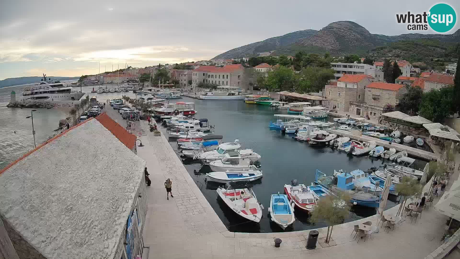 Webcam Bol Hafen – Liveblick auf Bol Riva & Marina