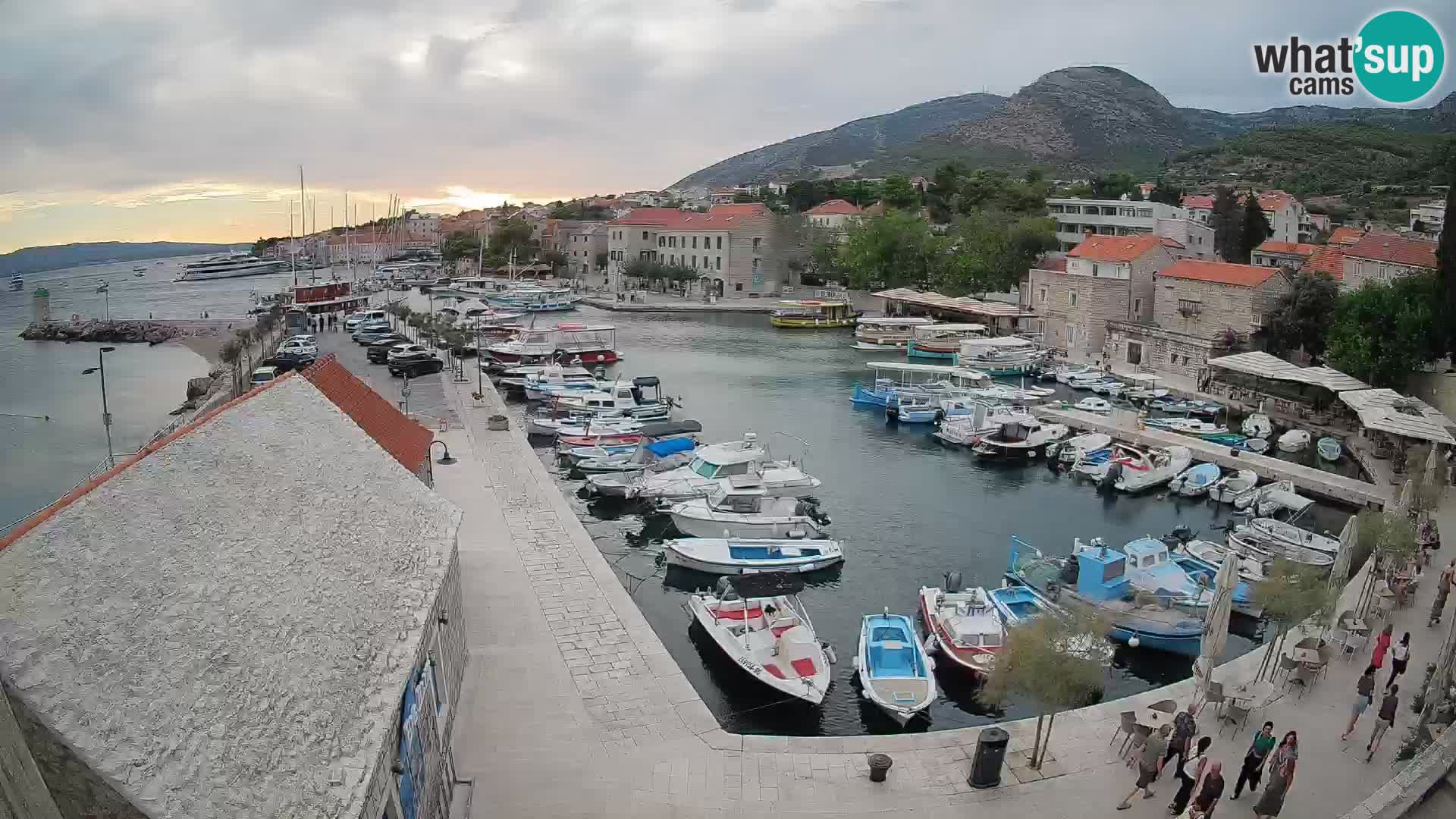 Webcam Bol Harbour – Live View of Bol Riva & Marina