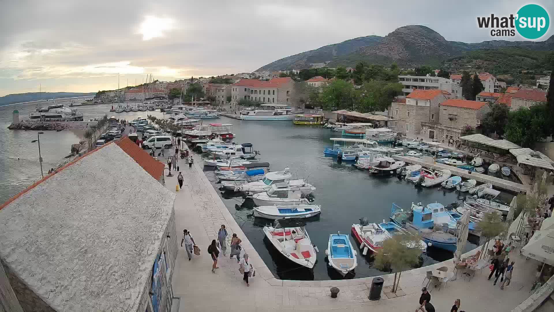 Webcam Bol Hafen – Liveblick auf Bol Riva & Marina
