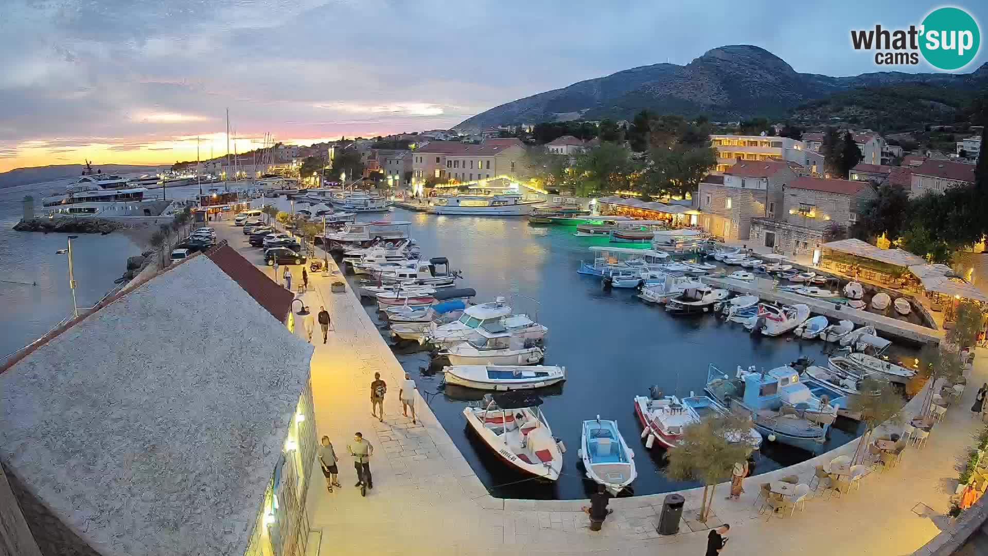 Webcam Bol Hafen – Liveblick auf Bol Riva & Marina
