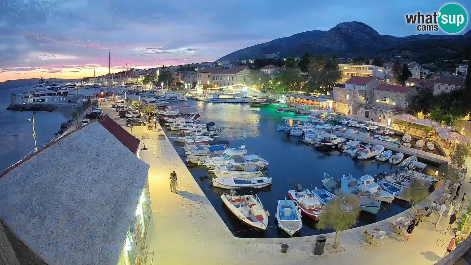 Webcam Bol Hafen – Liveblick auf Bol Riva & Marina