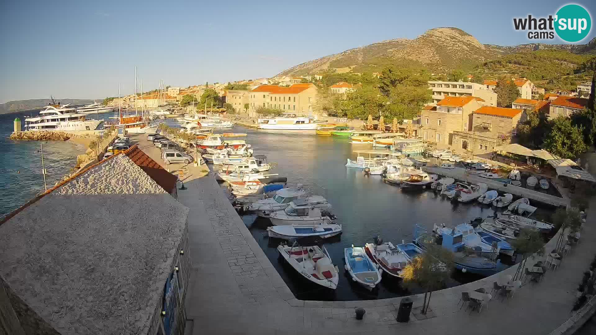 Webcam Bol Harbour – Live View of Bol Riva & Marina