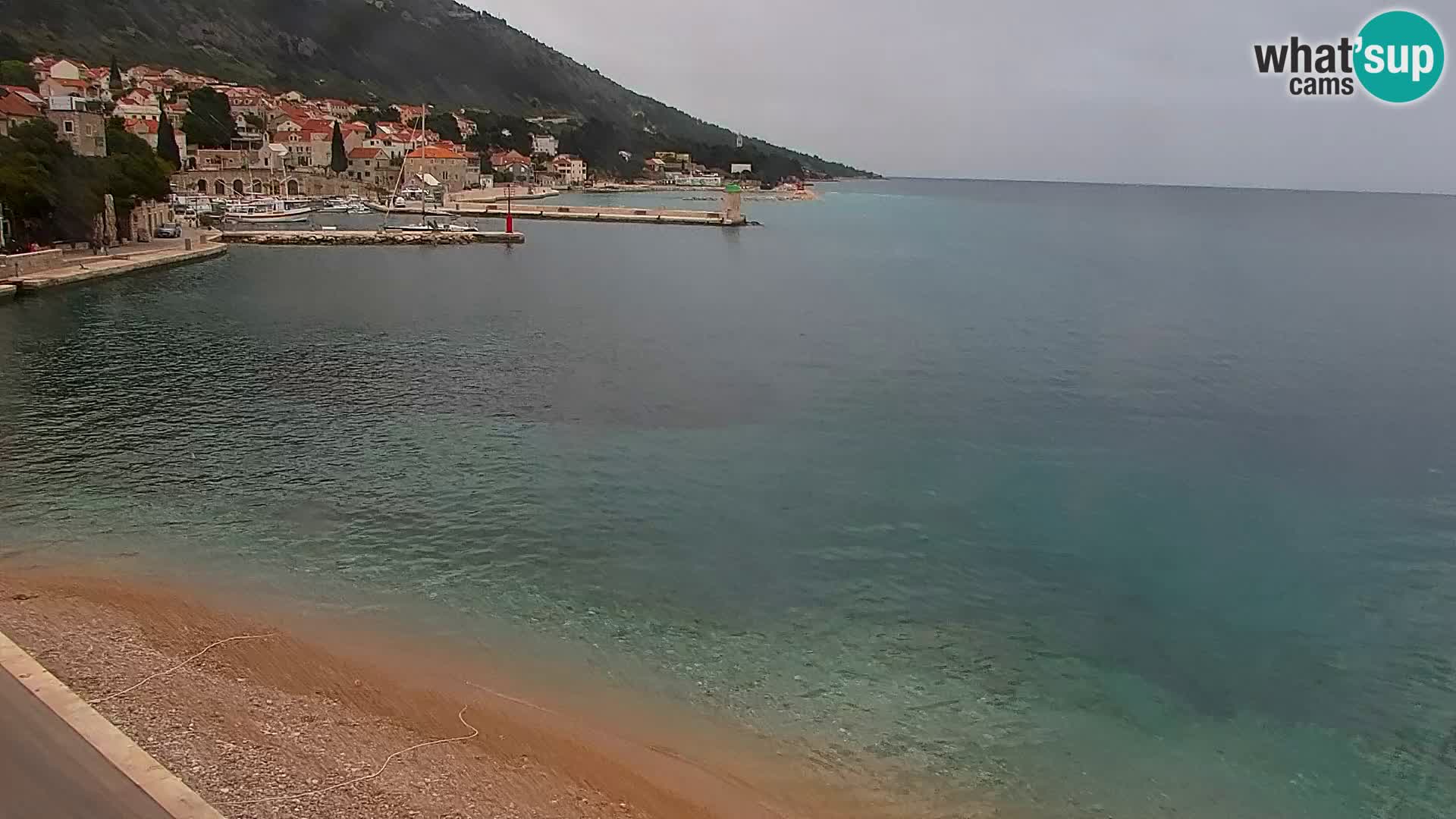 Webcam Bol Centro e Marina – Vista live dal porto di Bol