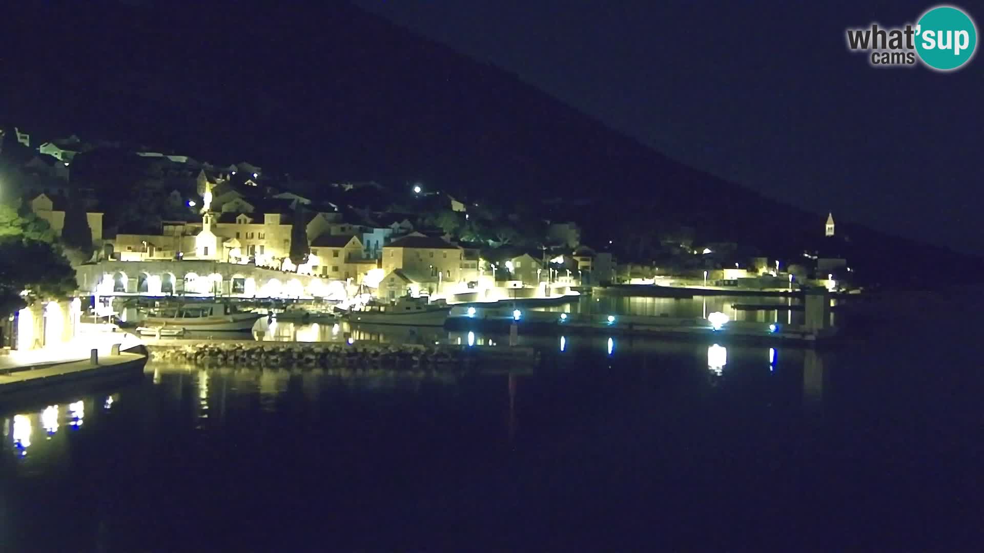 Webcam Bol Centro e Marina – Vista live dal porto di Bol