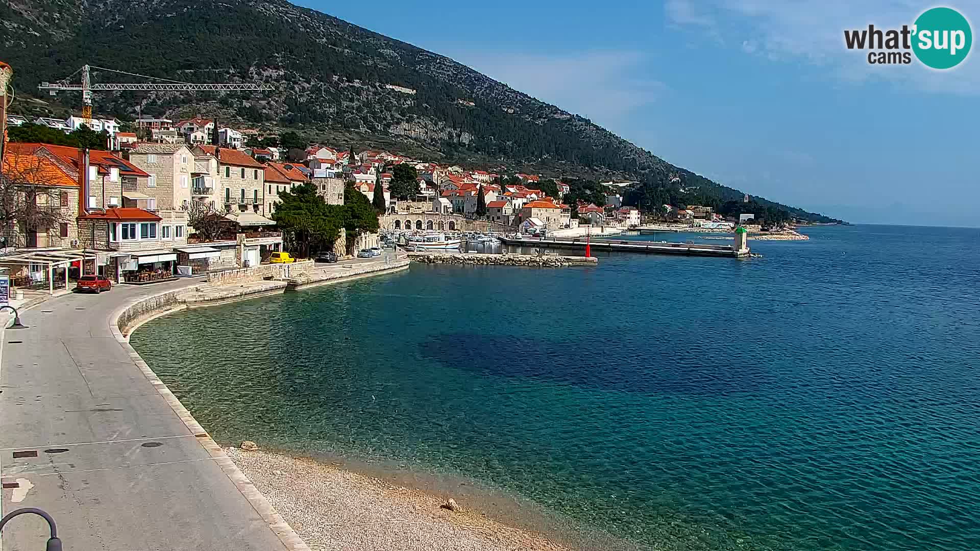 Web kamera Bol – Centar mjesta i marina | Pogled uživo