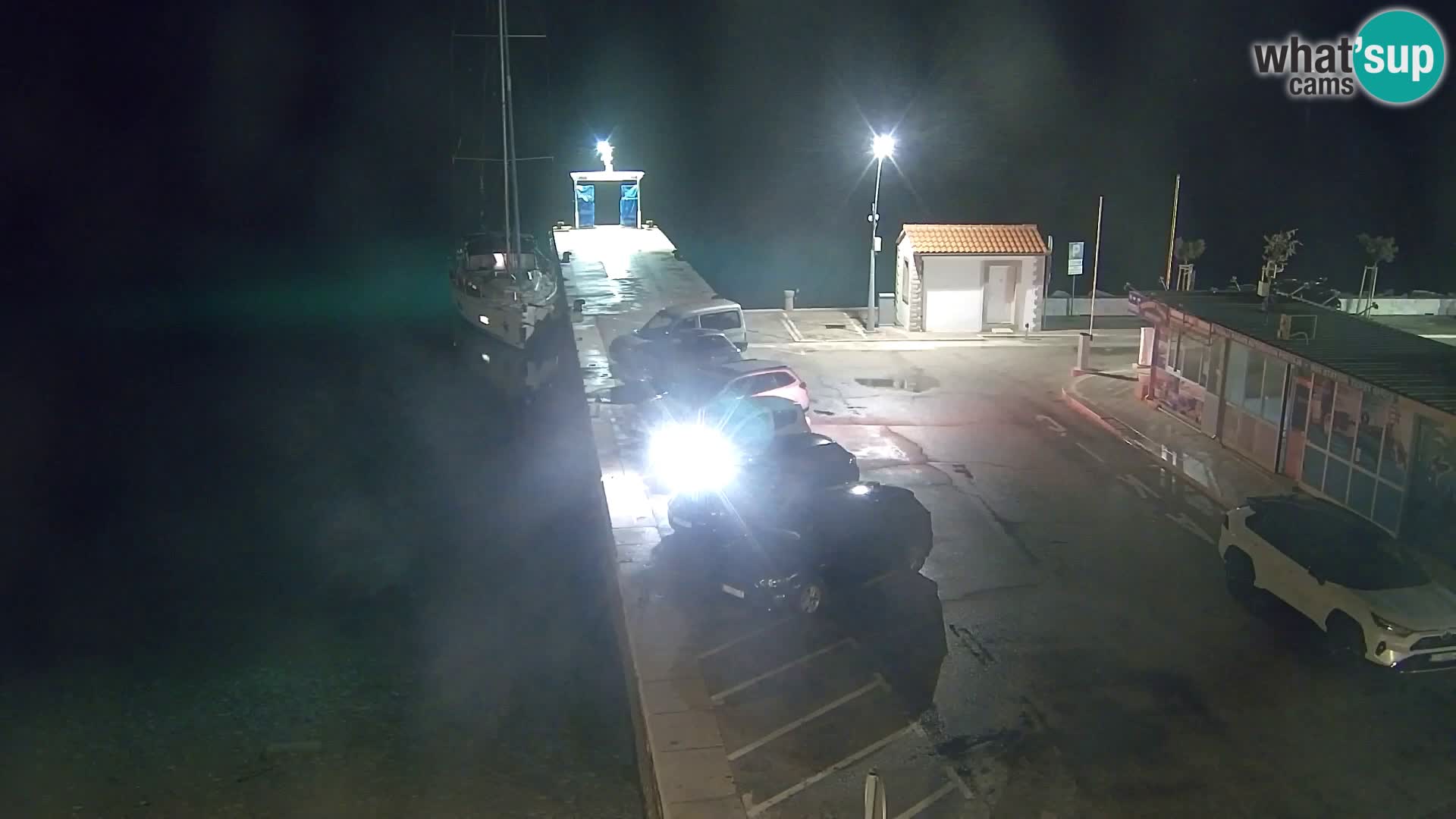 Webcam Bol Centro e Marina – Vista live dal porto di Bol