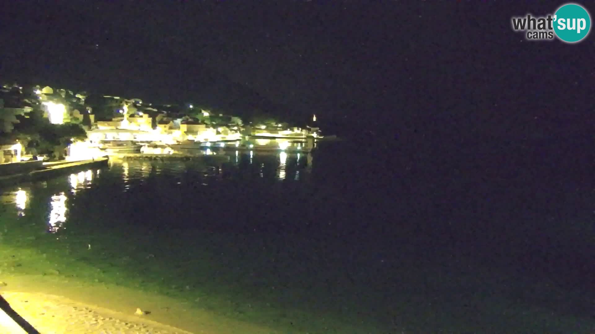 Web kamera Bol – Centar mjesta i marina | Pogled uživo