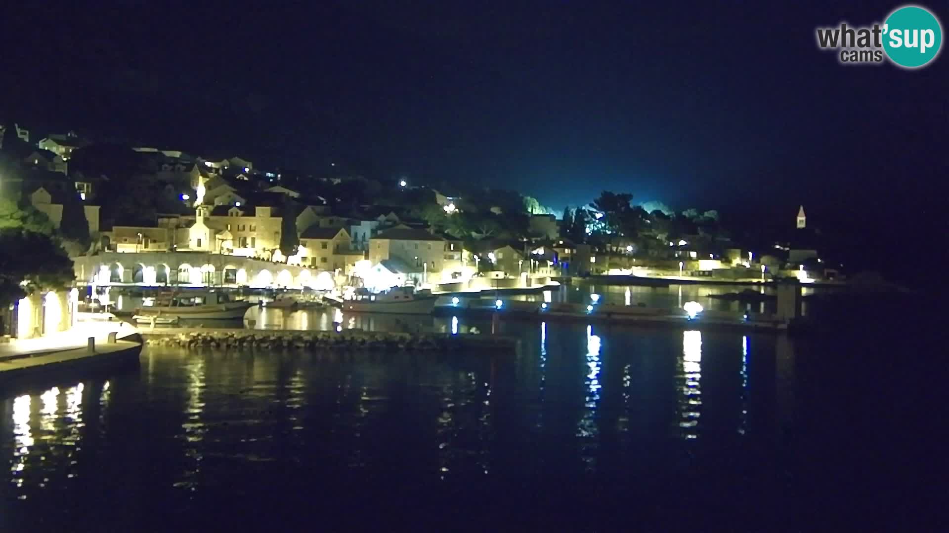 Webcam Bol Centro e Marina – Vista live dal porto di Bol