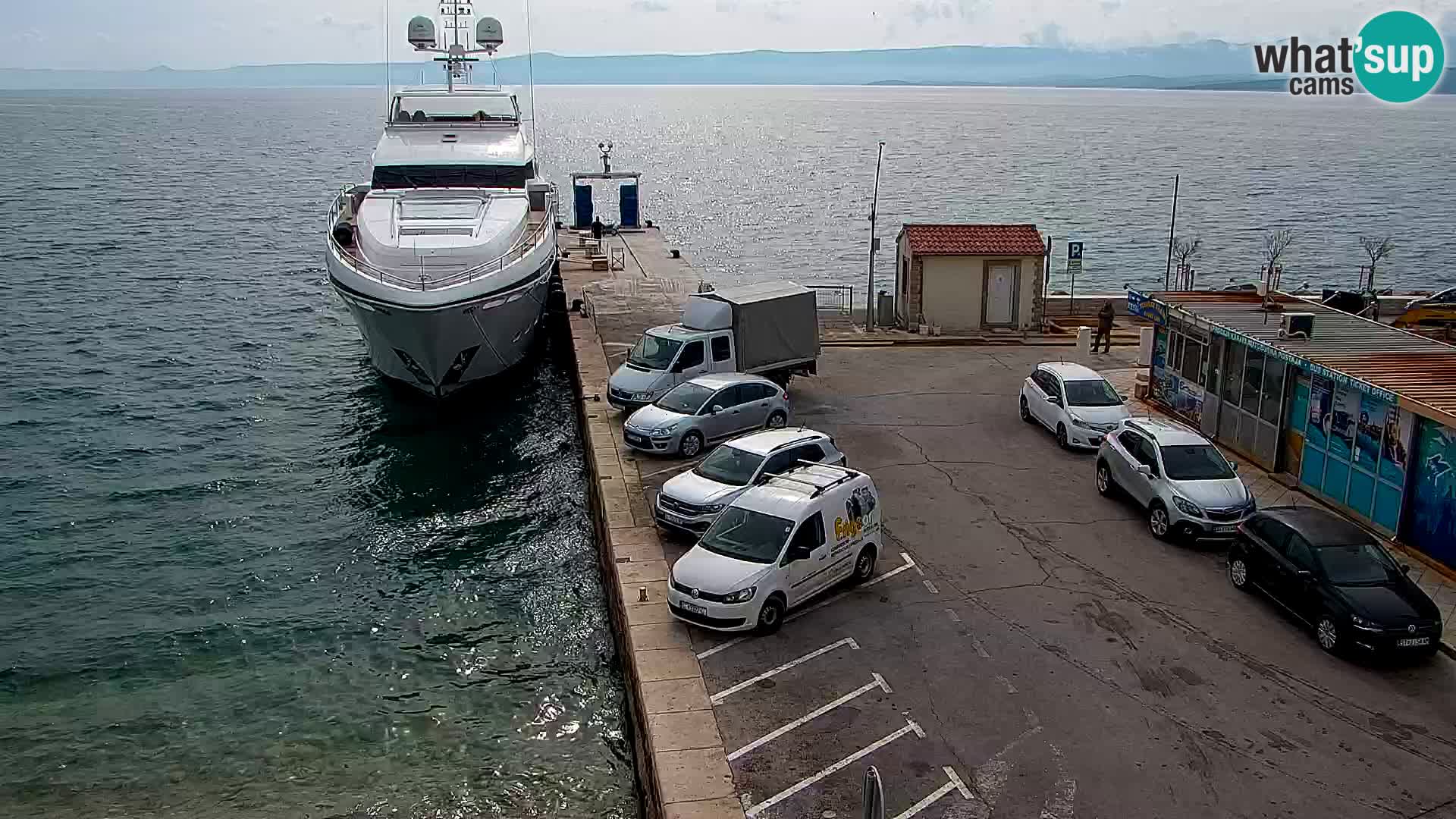 Webcam Bol Centro e Marina – Vista live dal porto di Bol