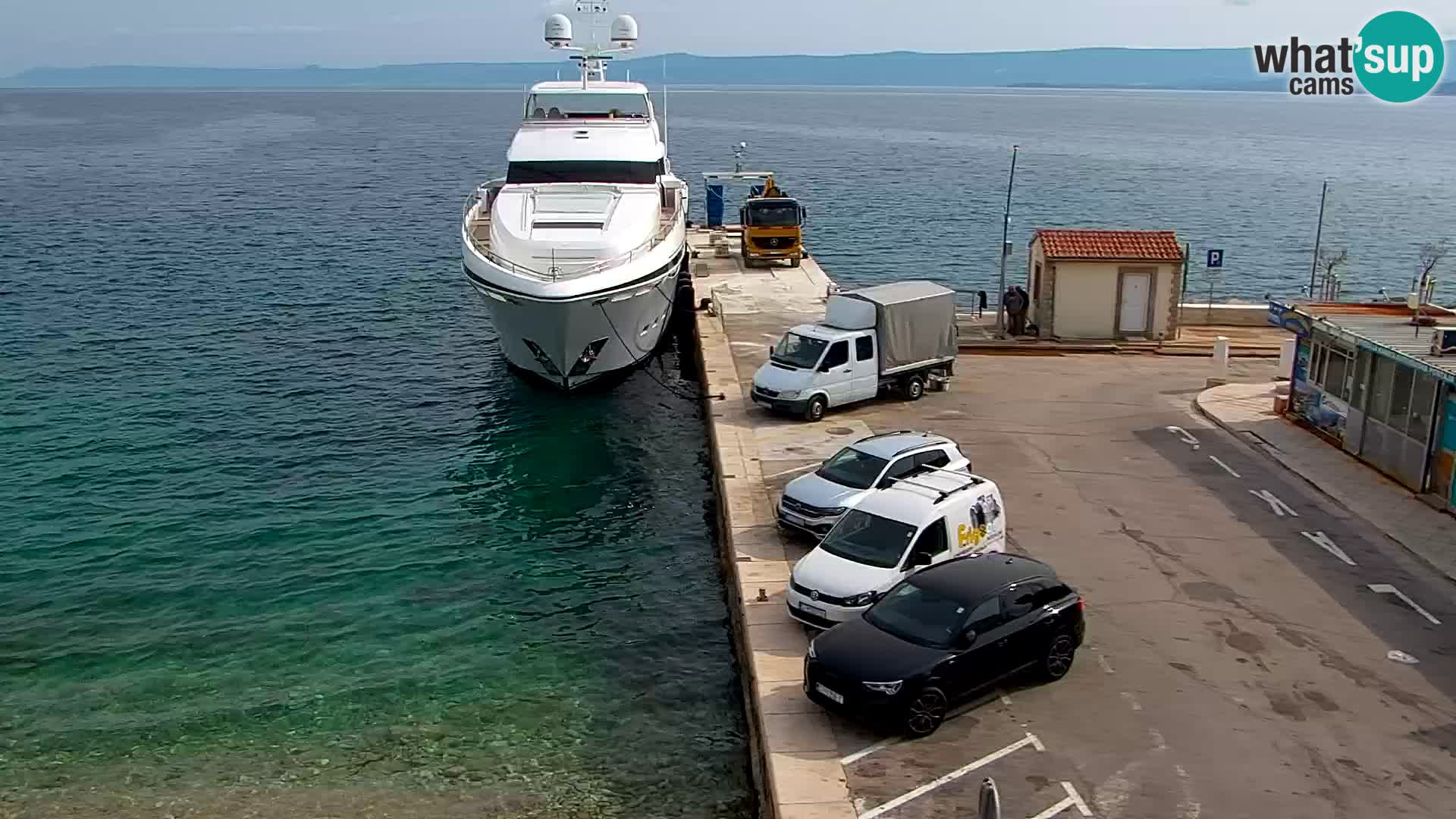 Webcam Bol Centro e Marina – Vista live dal porto di Bol