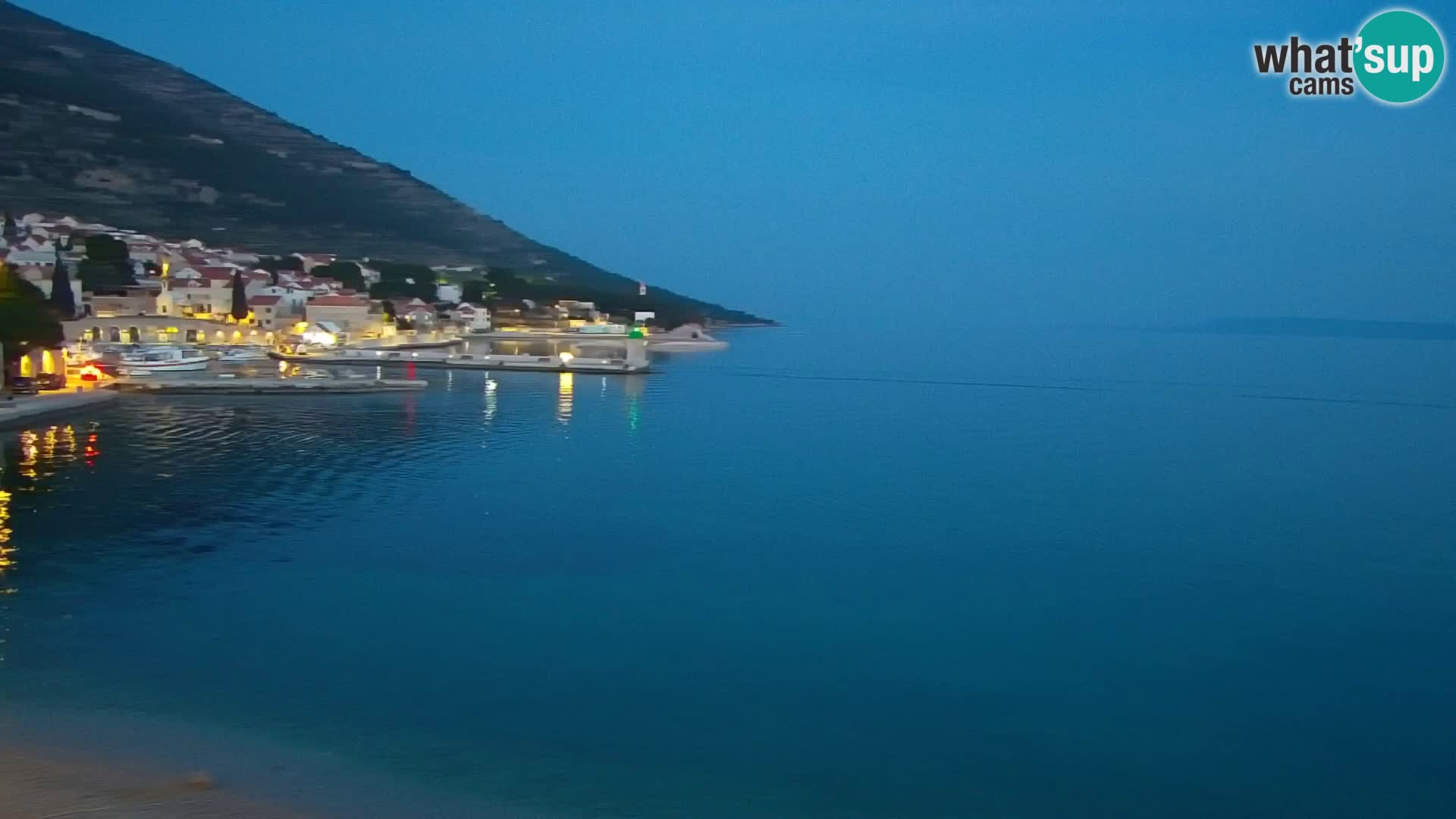 Webcam Bol Centro e Marina – Vista live dal porto di Bol