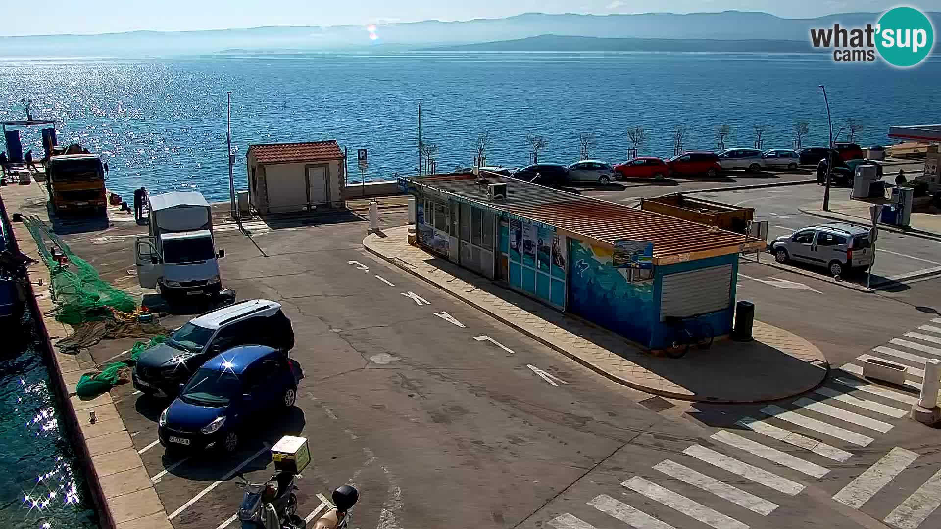 Webcam Bol Centro e Marina – Vista live dal porto di Bol