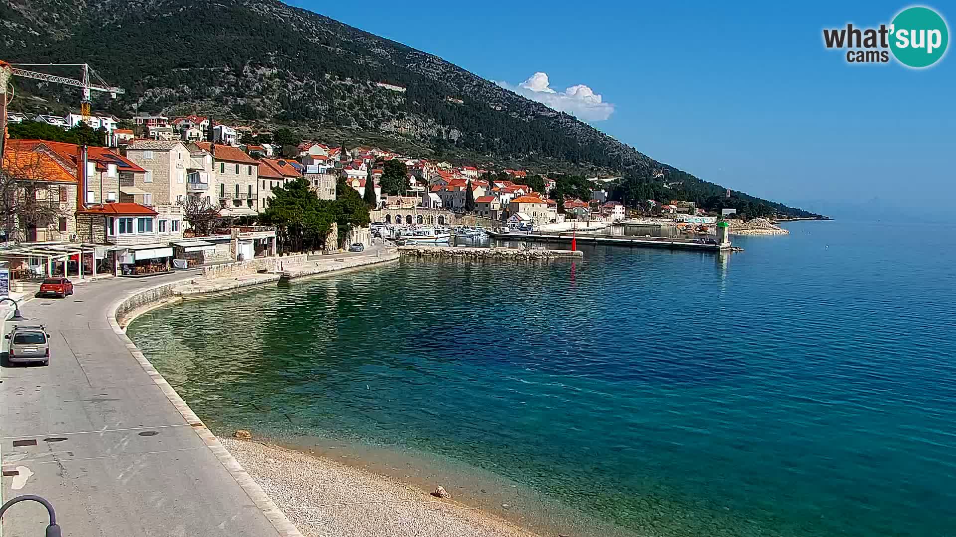 Web kamera Bol – Centar mjesta i marina | Pogled uživo