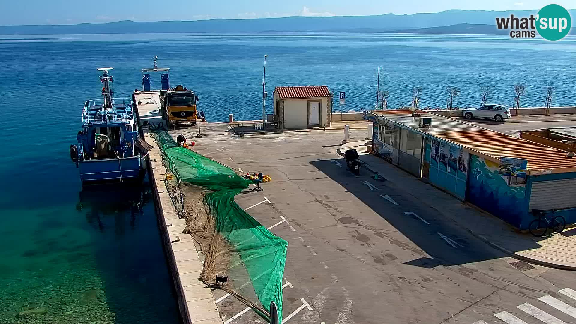 Webcam Bol Centro e Marina – Vista live dal porto di Bol