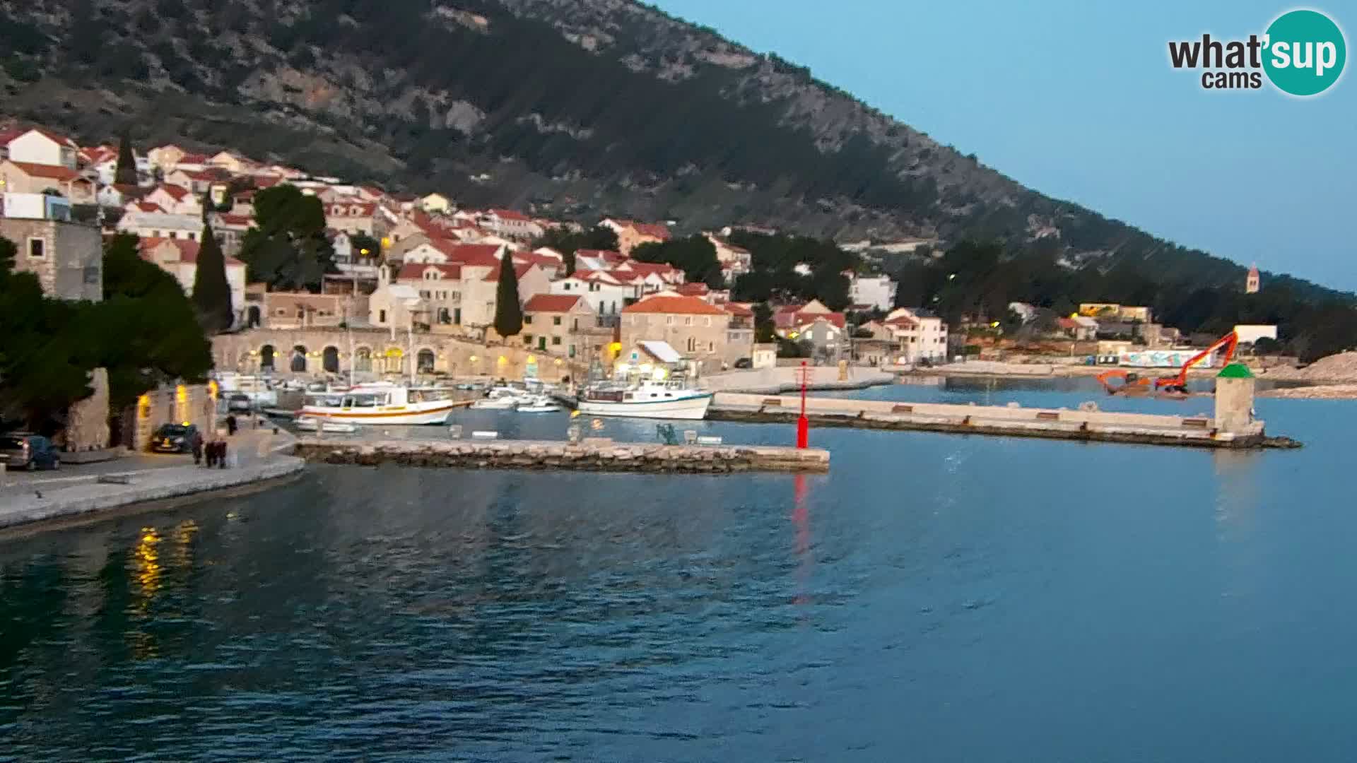 Webcam Bol Hafen & Ortszentrum – Liveblick aus Bol auf der Insel Brač