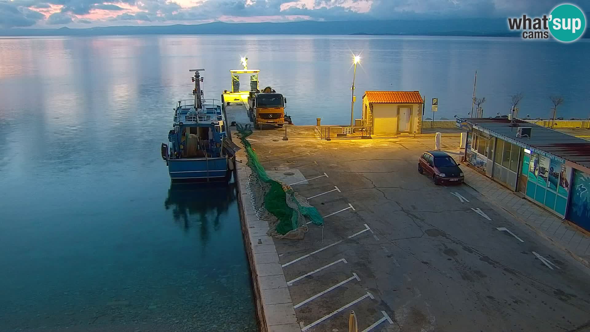 Webcam Bol Town Center & Marina – Live View from Bol, Brač