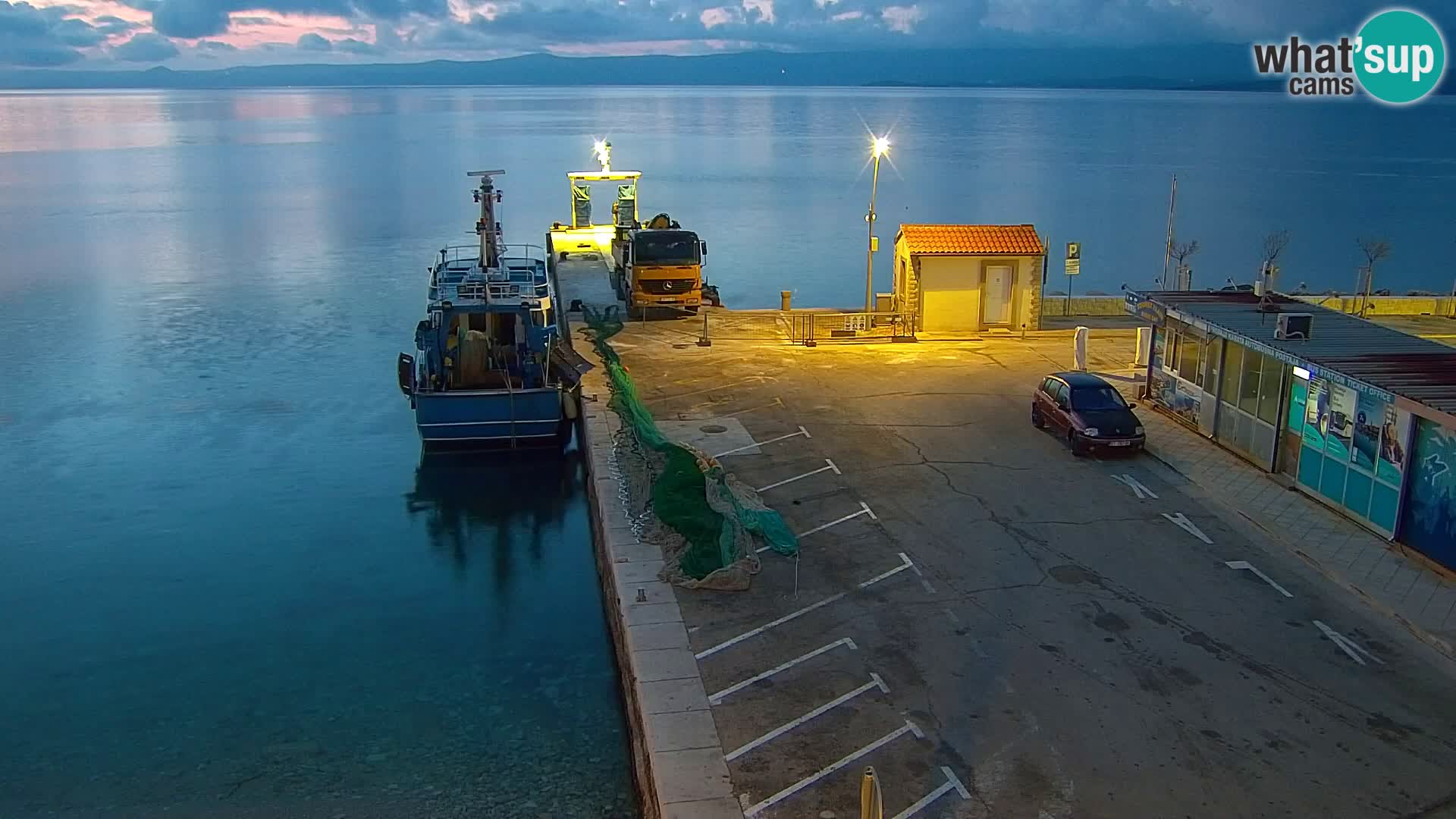 Webcam Bol Hafen & Ortszentrum – Liveblick aus Bol auf der Insel Brač