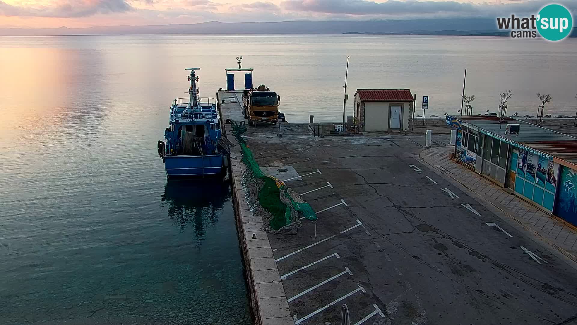 Webcam Bol Town Center & Marina – Live View from Bol, Brač