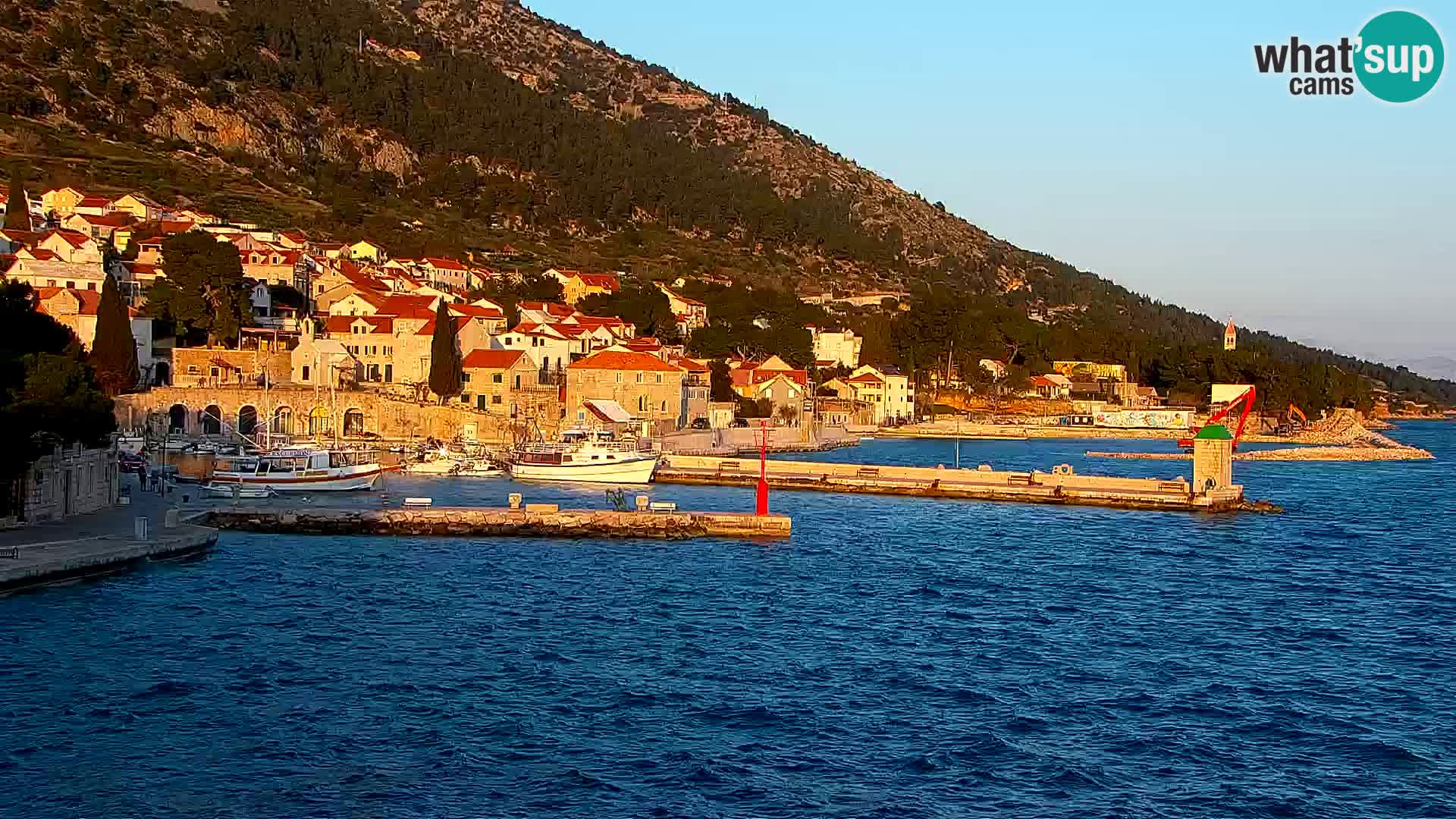 Webcam Bol Hafen & Ortszentrum – Liveblick aus Bol auf der Insel Brač