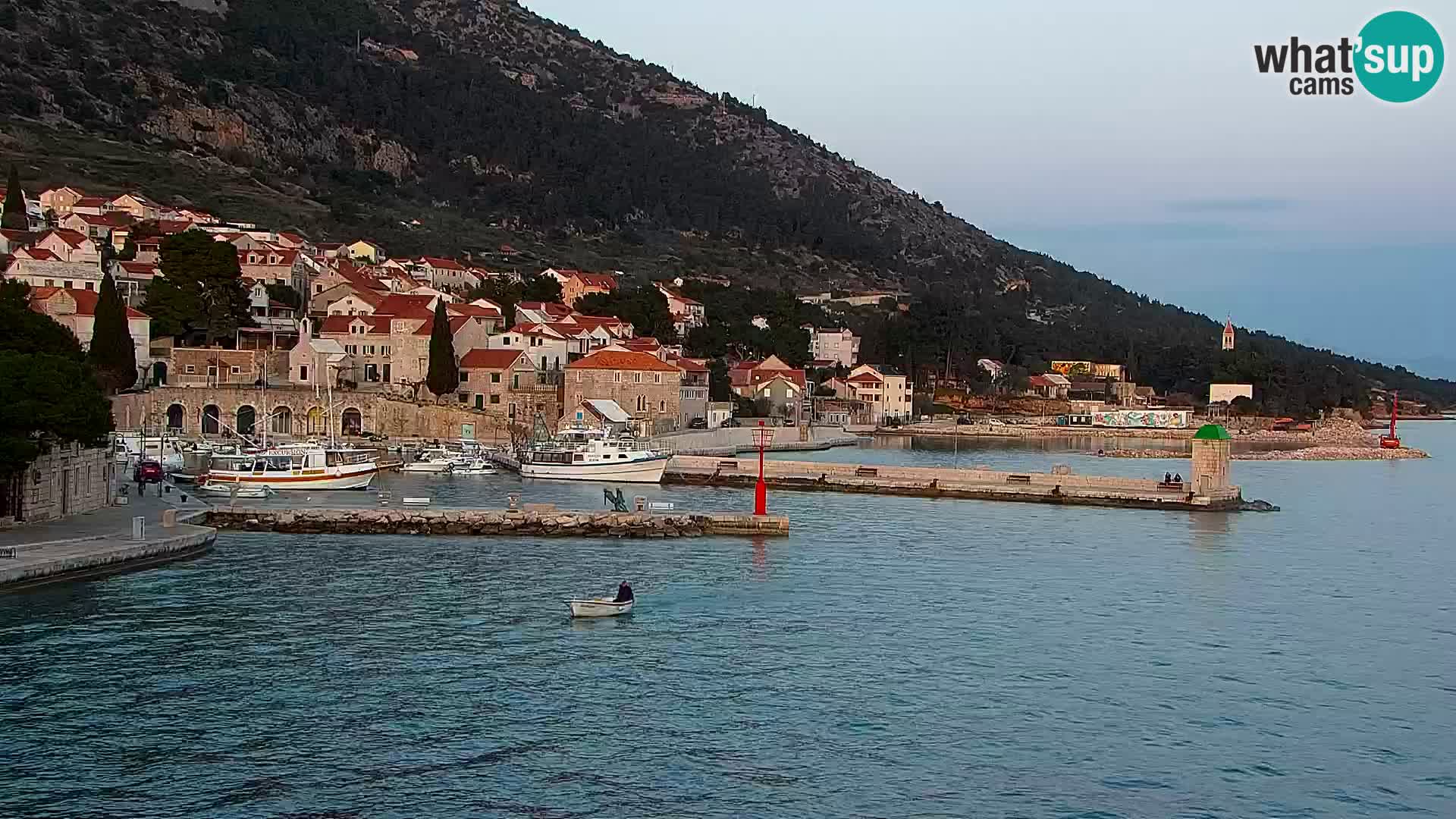 Webcam Bol Town Center & Marina – Live View from Bol, Brač